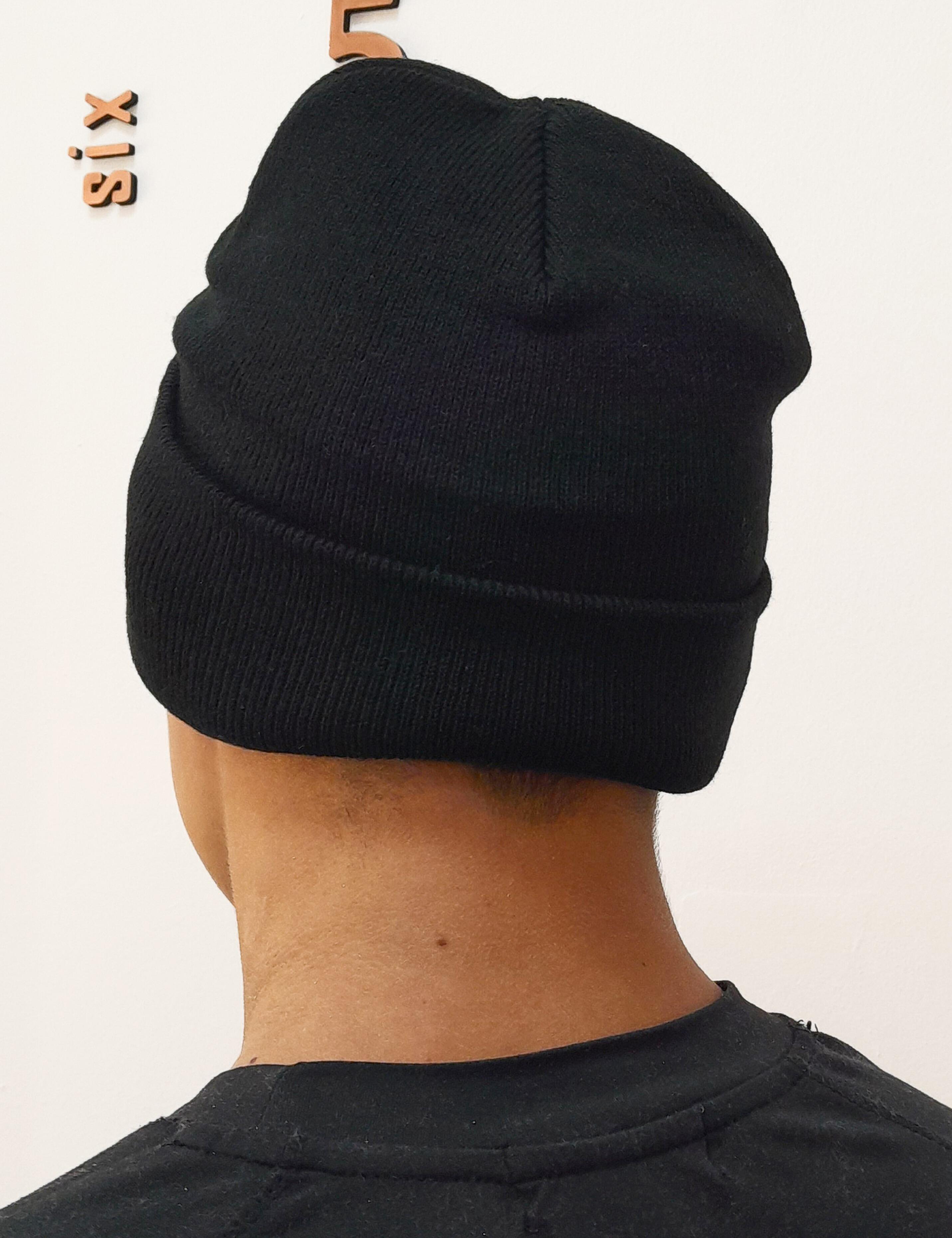 Сlassic plain black beanie