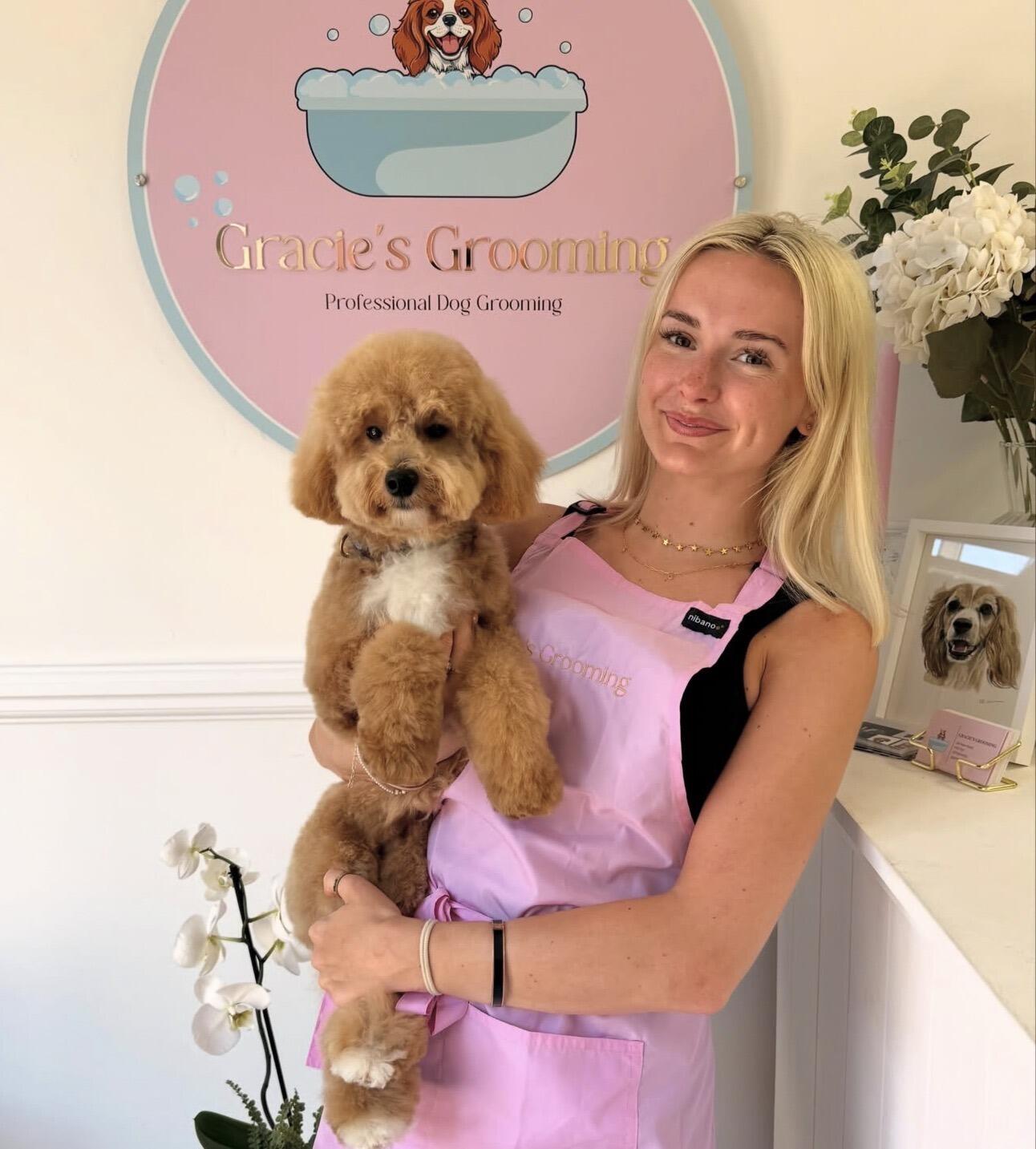 Pink waterproof grooming apron with custom embroidery