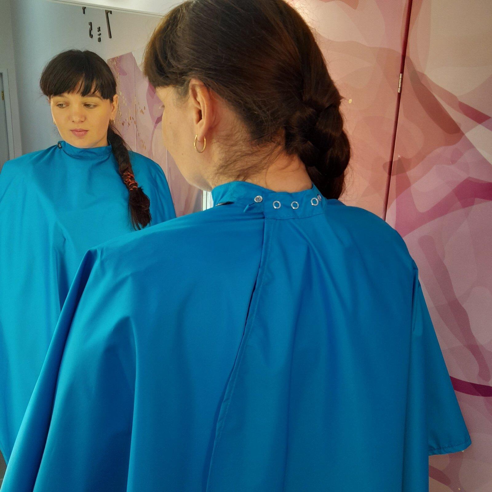 Waterproof salon gown with snaps Turquoise