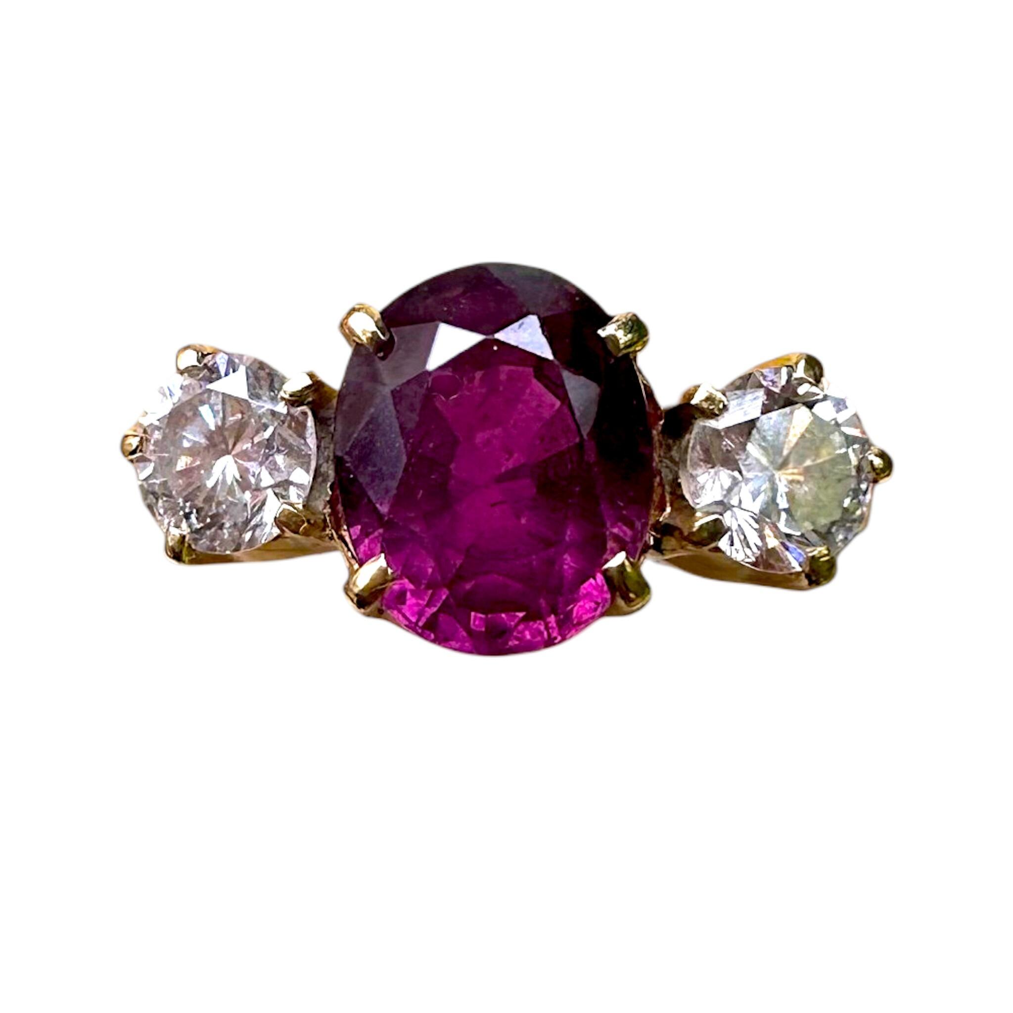 Vintage 18ct Ruby & Diamond Trilogy Ring with white background