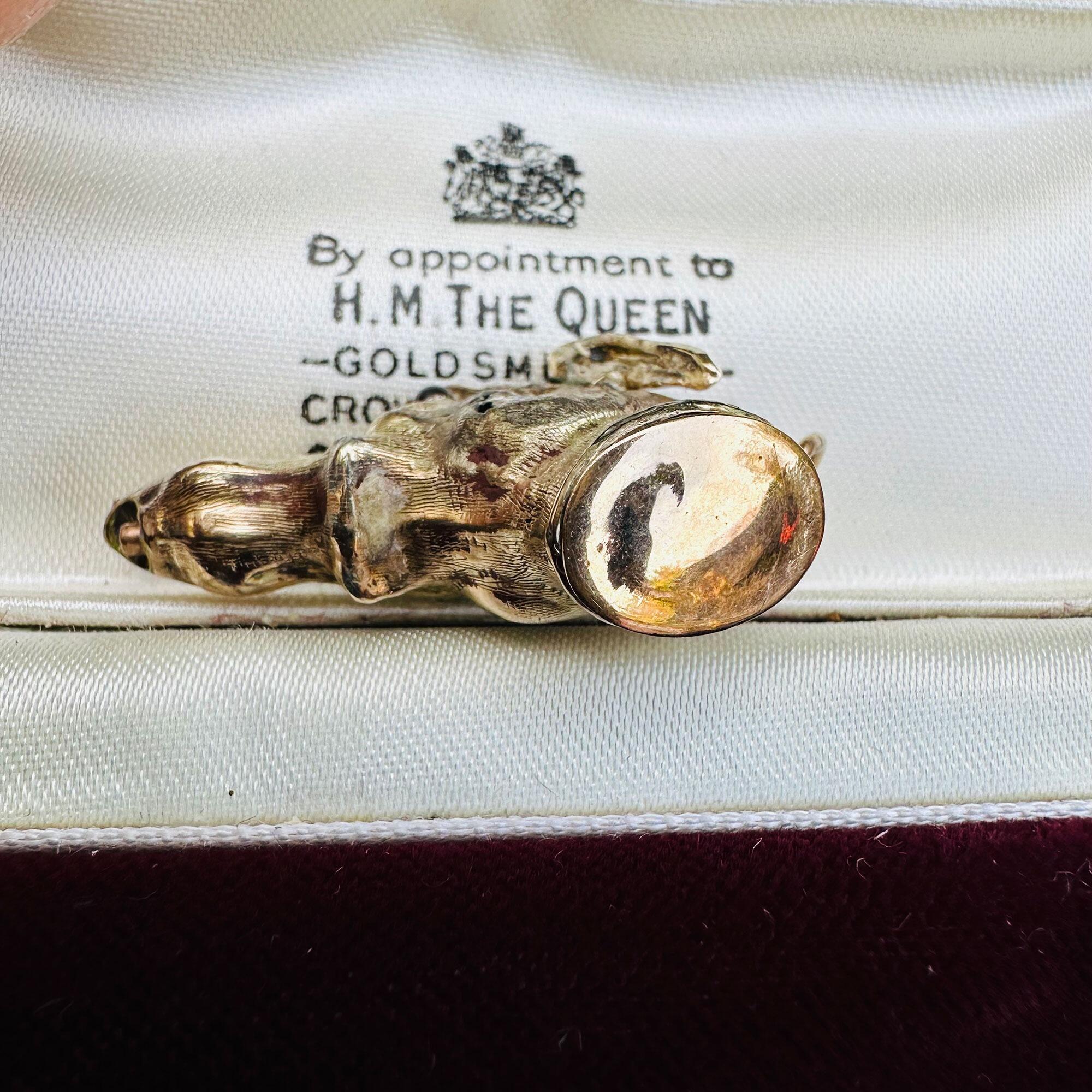 side view, Rare, Antique Gold Greyhound Head Vinaigrette – Georgian Animal Motif in antique box