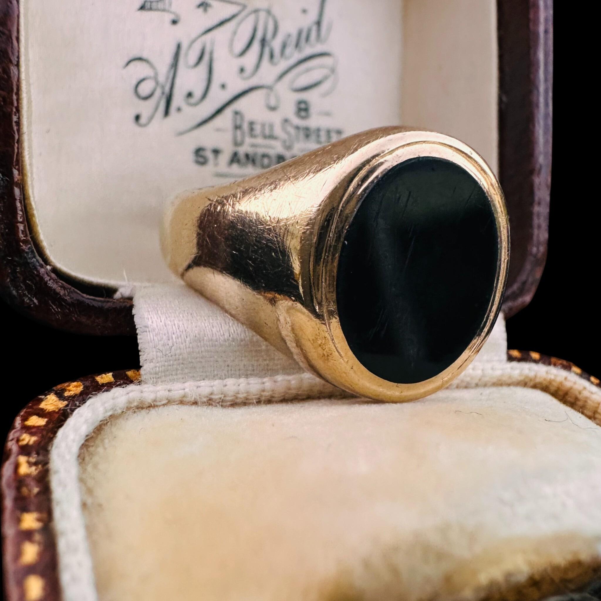 Vintage, 9ct, 9k, 375 Gold Black Onyx signet ring, dated 1965, dated 1965, displayed in antique box.