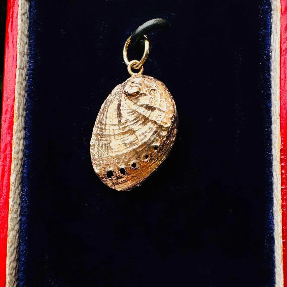 front view of Vintage 9ct Rose Gold Ormer Shell Pendant | Double Sided Sea Snail Charm