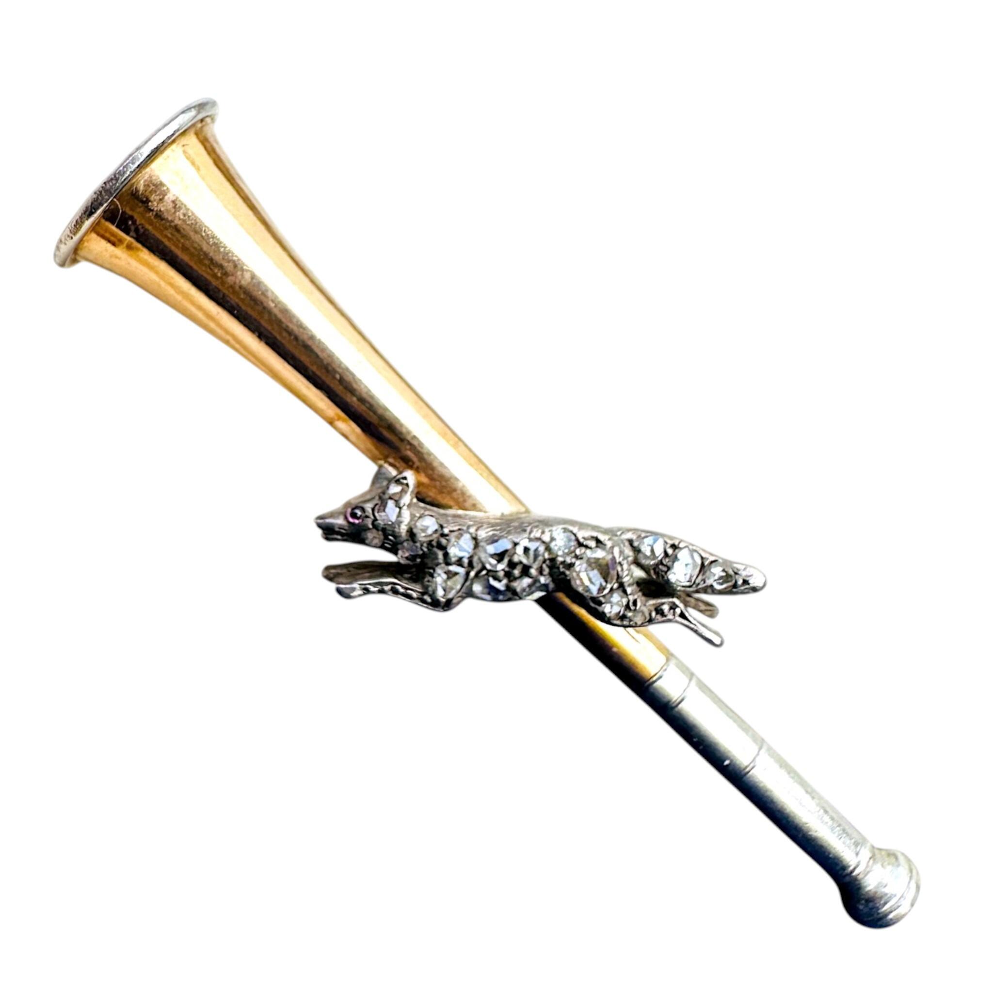 15ct Gold & Platinum, Diamond Running Fox on Bugle Brooch, white background.