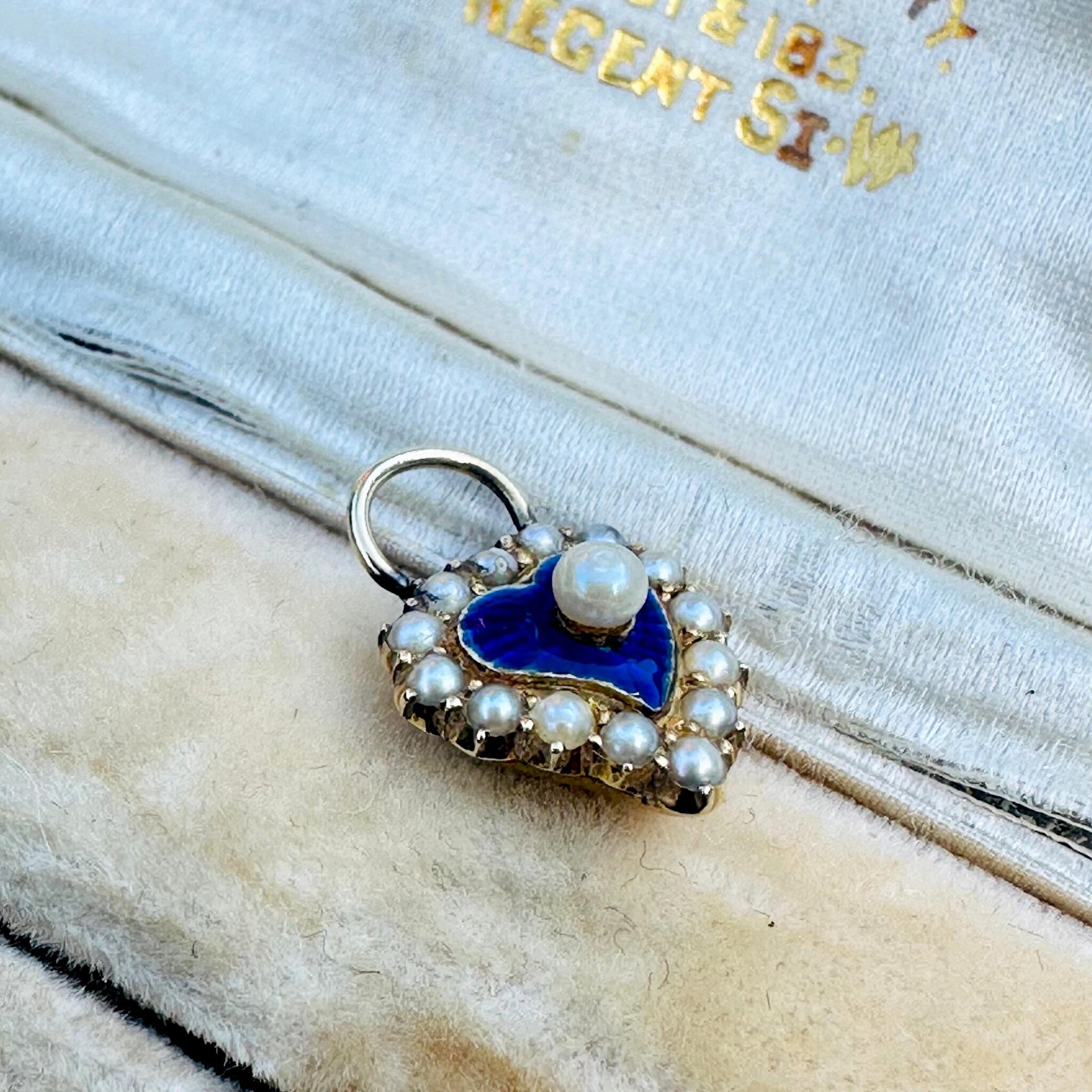 side view of Antique Victorian 15ct Gold Puffy Heart Pendant