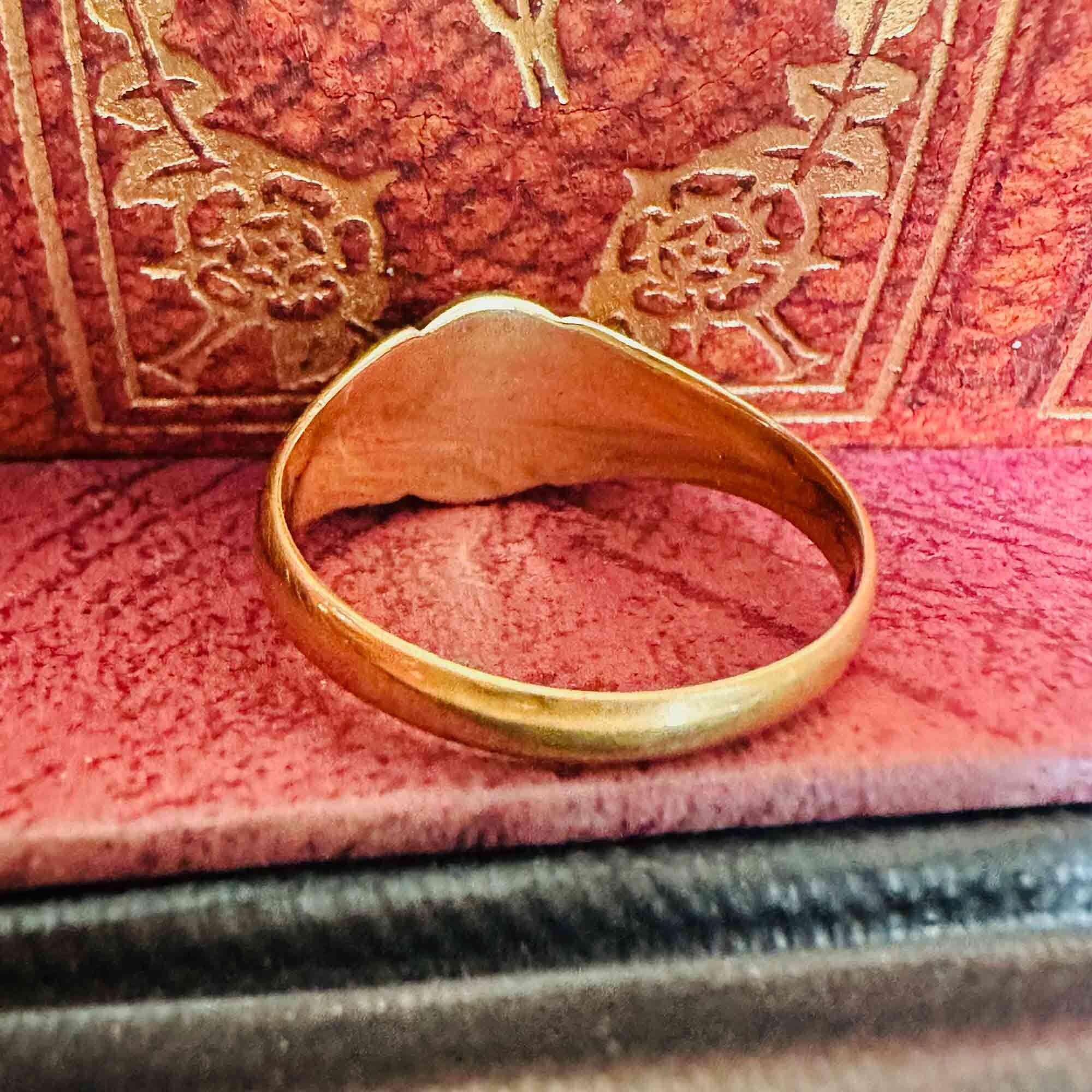 rear view of vintage 1942 18k yellow gold signet ring