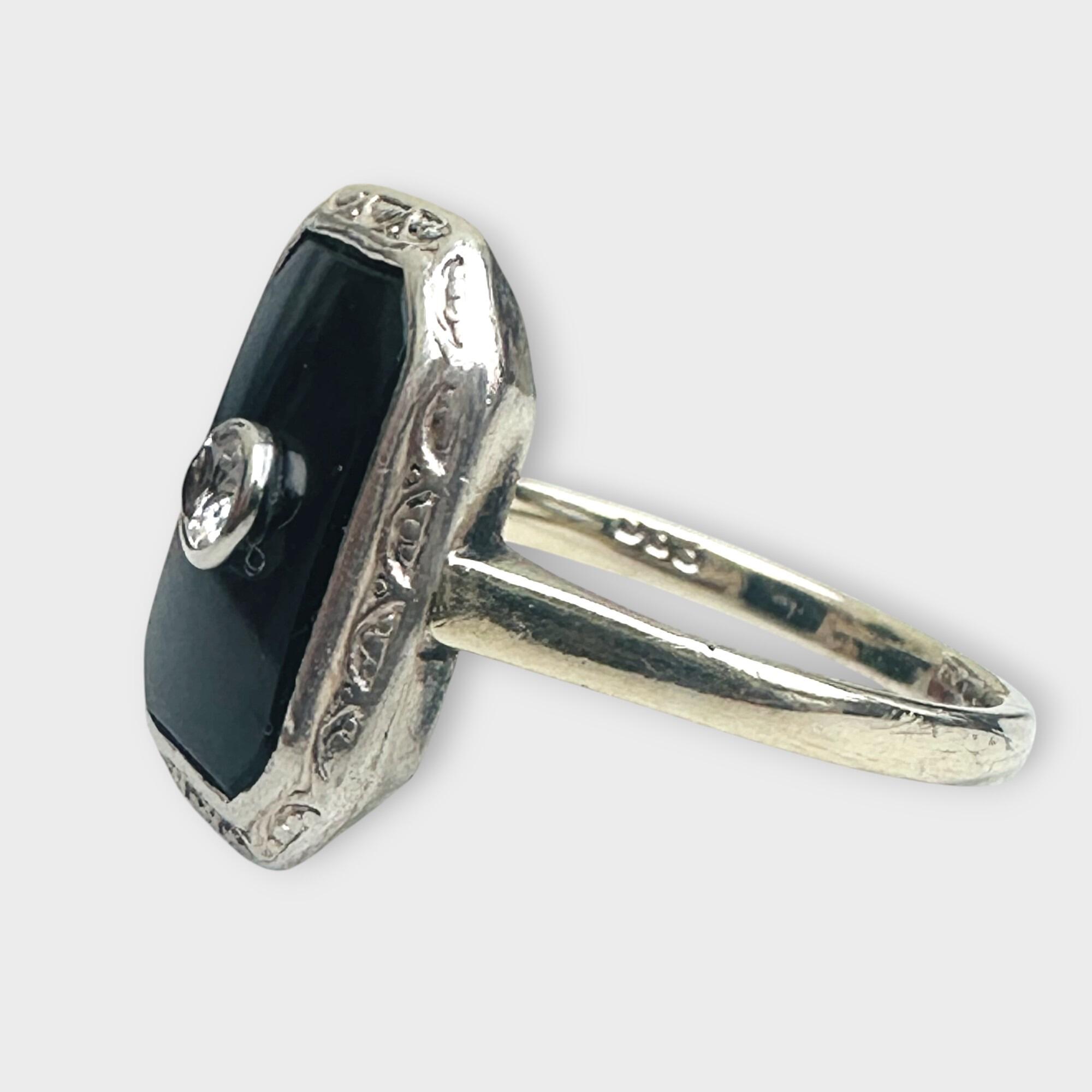 Side view, Art Deco 14k Gold Onyx Diamond Ring – 1930s Vintage Jewelry