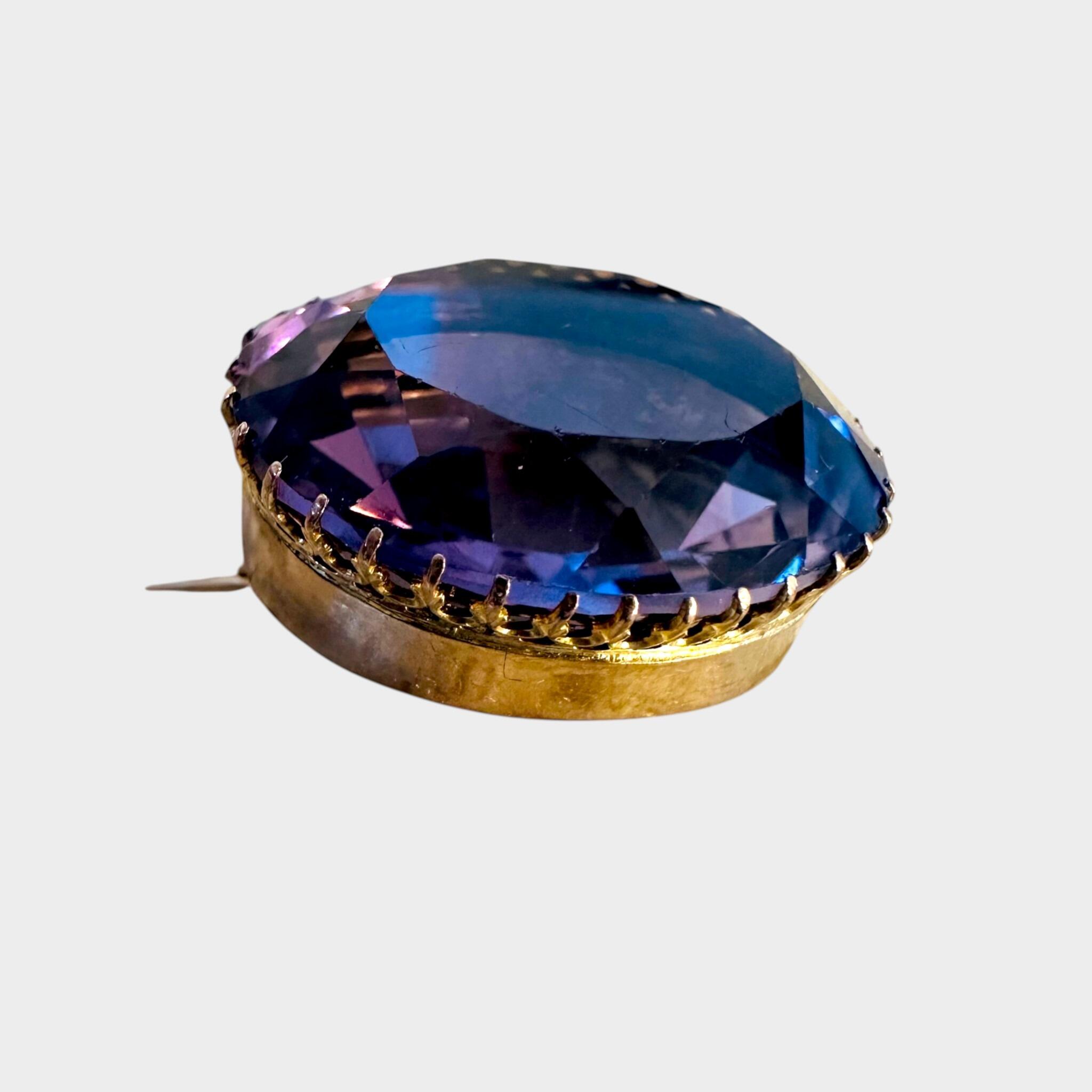 side view of Victorian Amethyst Brooch 15k Gold, Rose de France Amethyst Oval Brooch with grey background