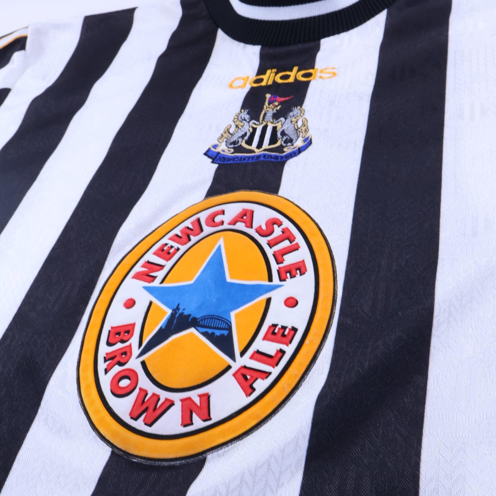 Newcastle United Asprilla #11 1995/97 Home Shirt - L