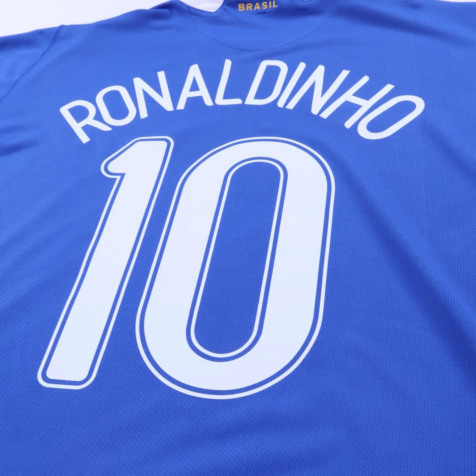 Brazil Ronaldinho #10 2006/08 Away Shirt - L
