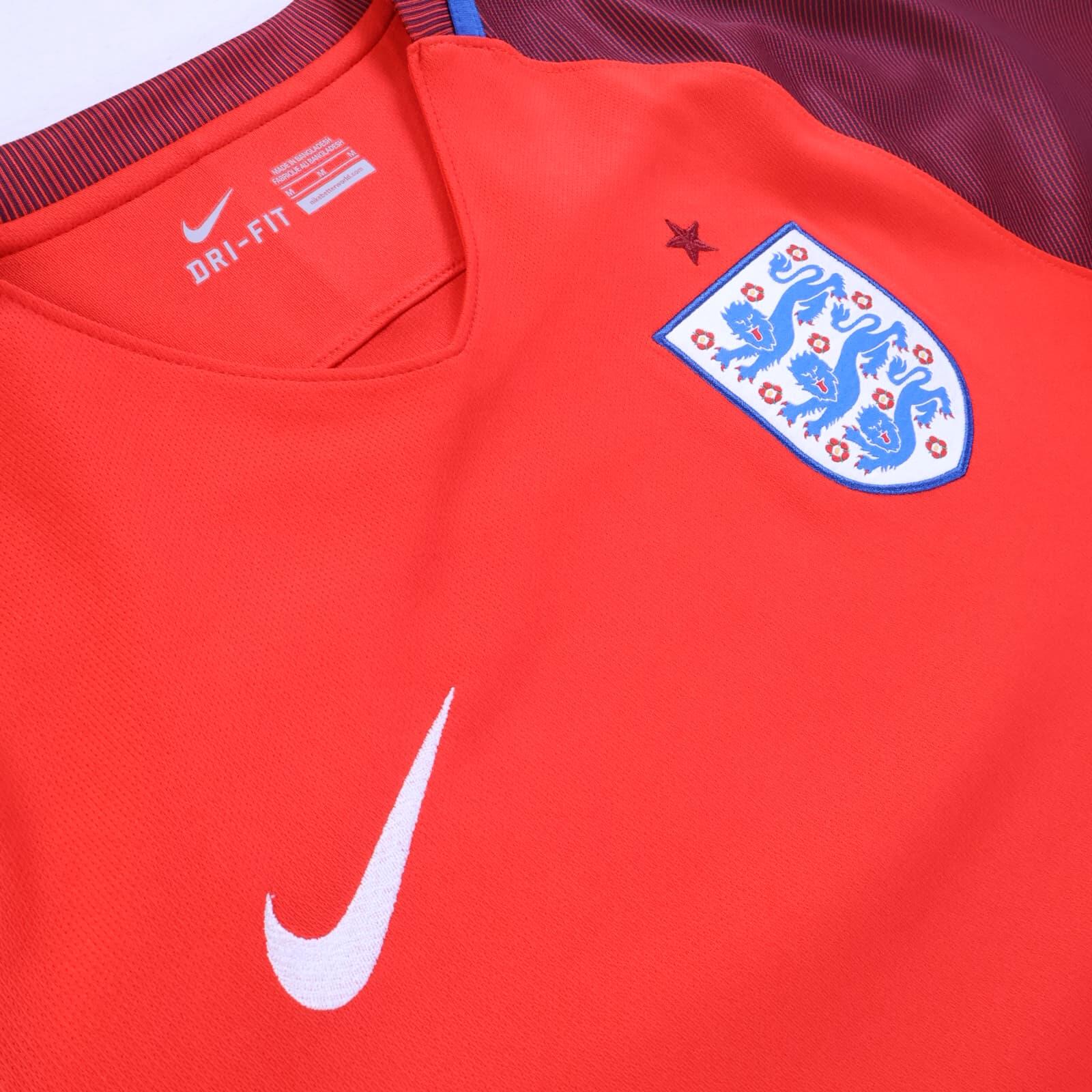 England 2016/17 Away Shirt - M