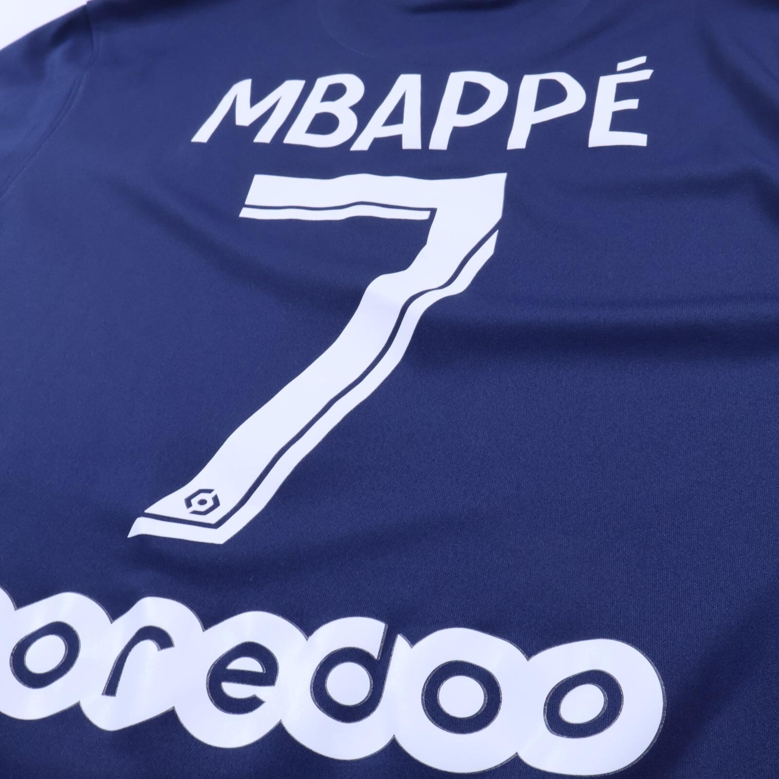 Paris Saint-Germain F.C Mbappé #7 2021/22 Home Shirt - S