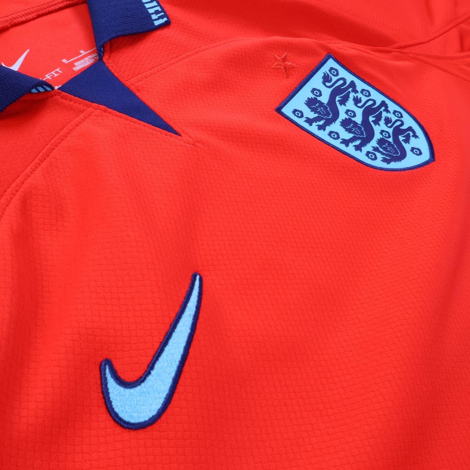 England 2022/23 Away Shirt - M