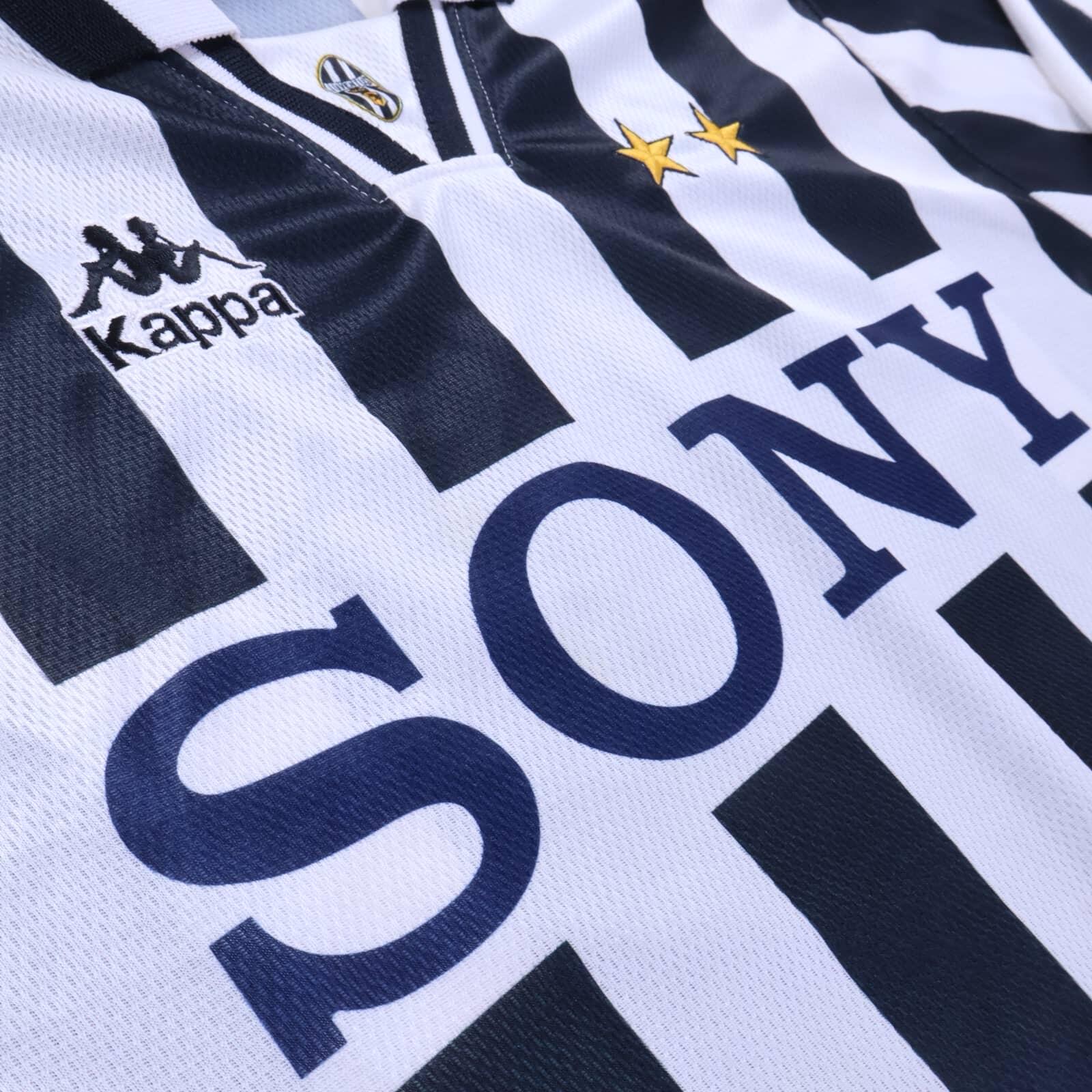 Juventus Vialli #9 1996/97 Home Shirt - Long Sleeve - M