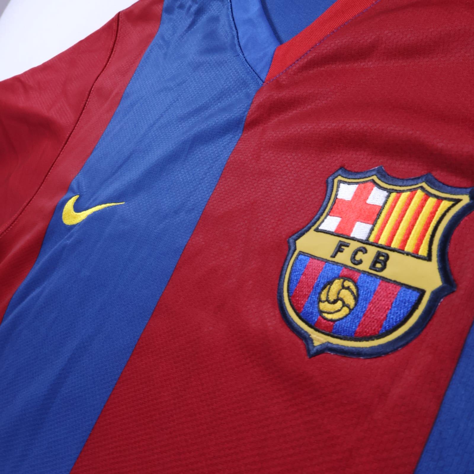 *NWT* Barcelona Ronaldinho #10 2006/07 Home Shirt - M