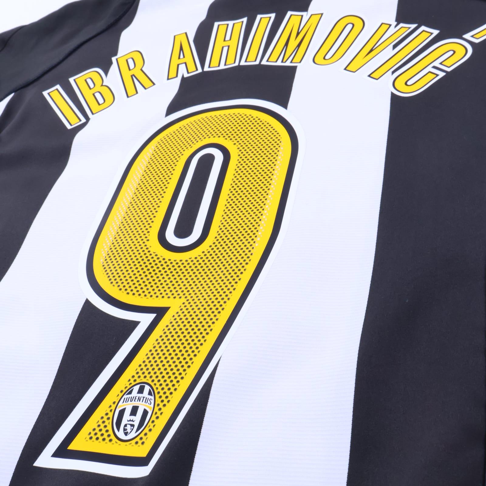 Juventus Ibrahimović #9 2004/05 Home Shirt - L