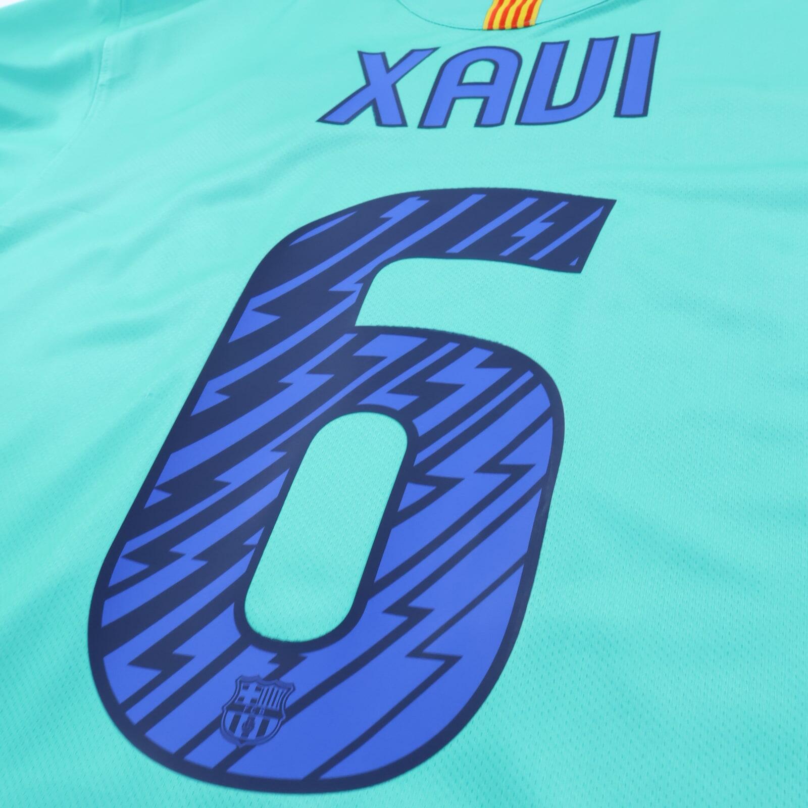 Barcelona Xavi #6 2010/11 Away Shirt - L