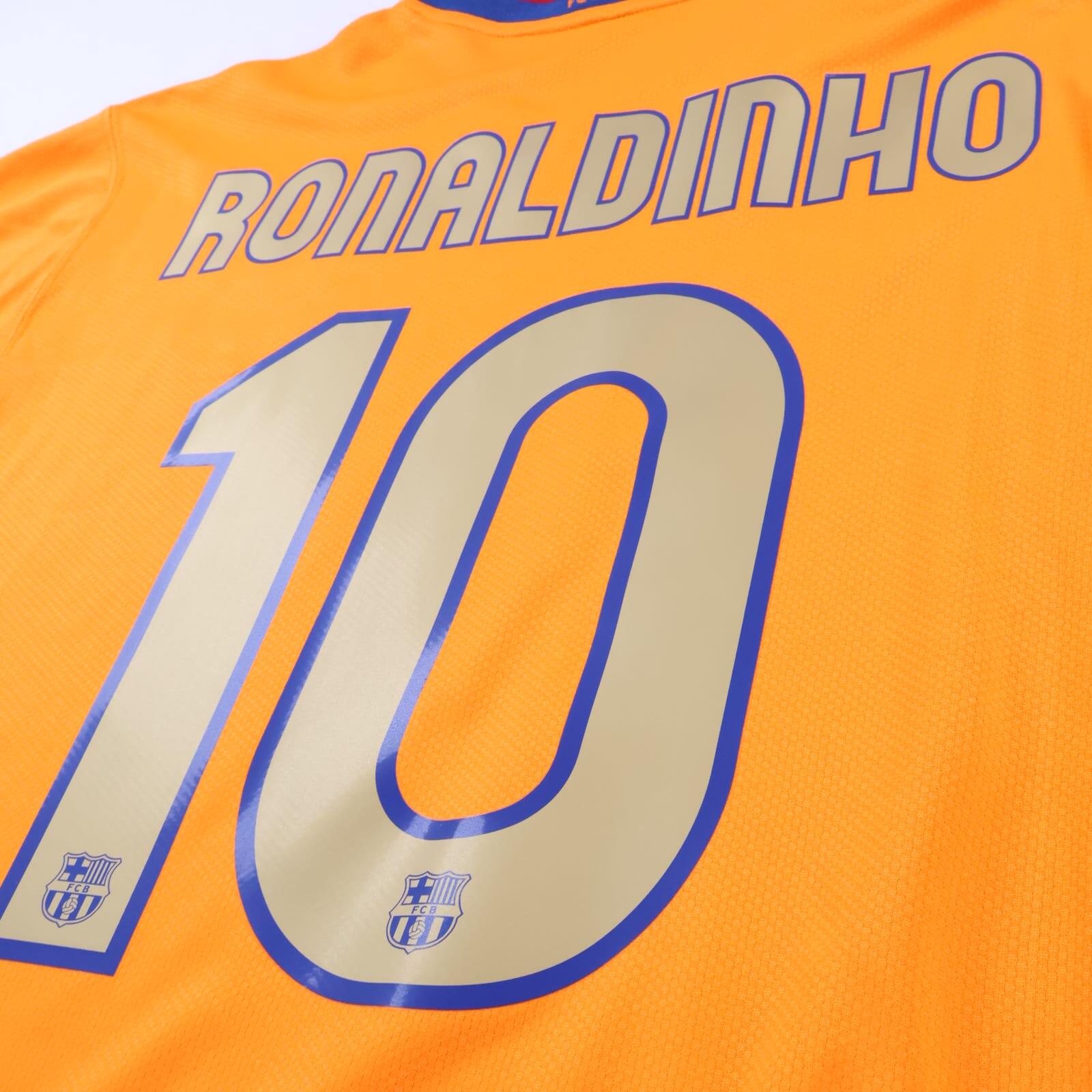 Barcelona Ronaldinho #10 2006/08 Away Shirt - L