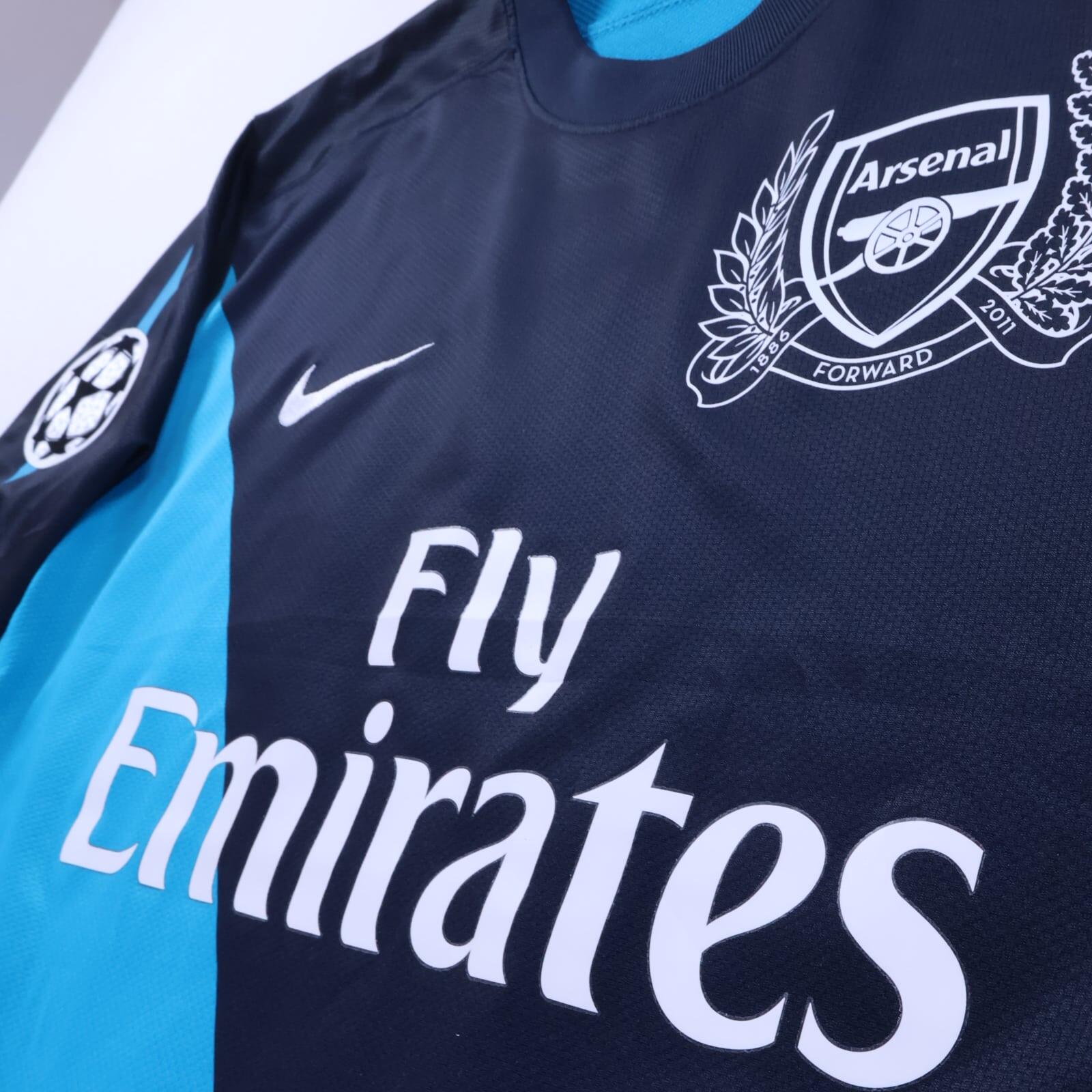 Arsenal Henry #12 2011/12 Away Shirt - L