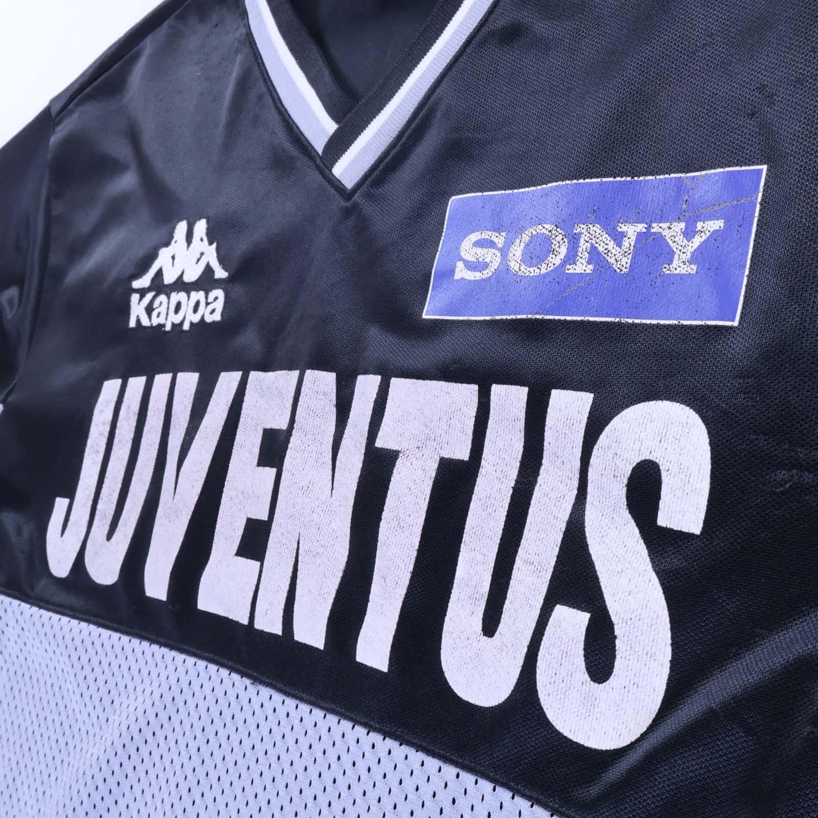 Juventus 1997/98 Training Shirt - M
