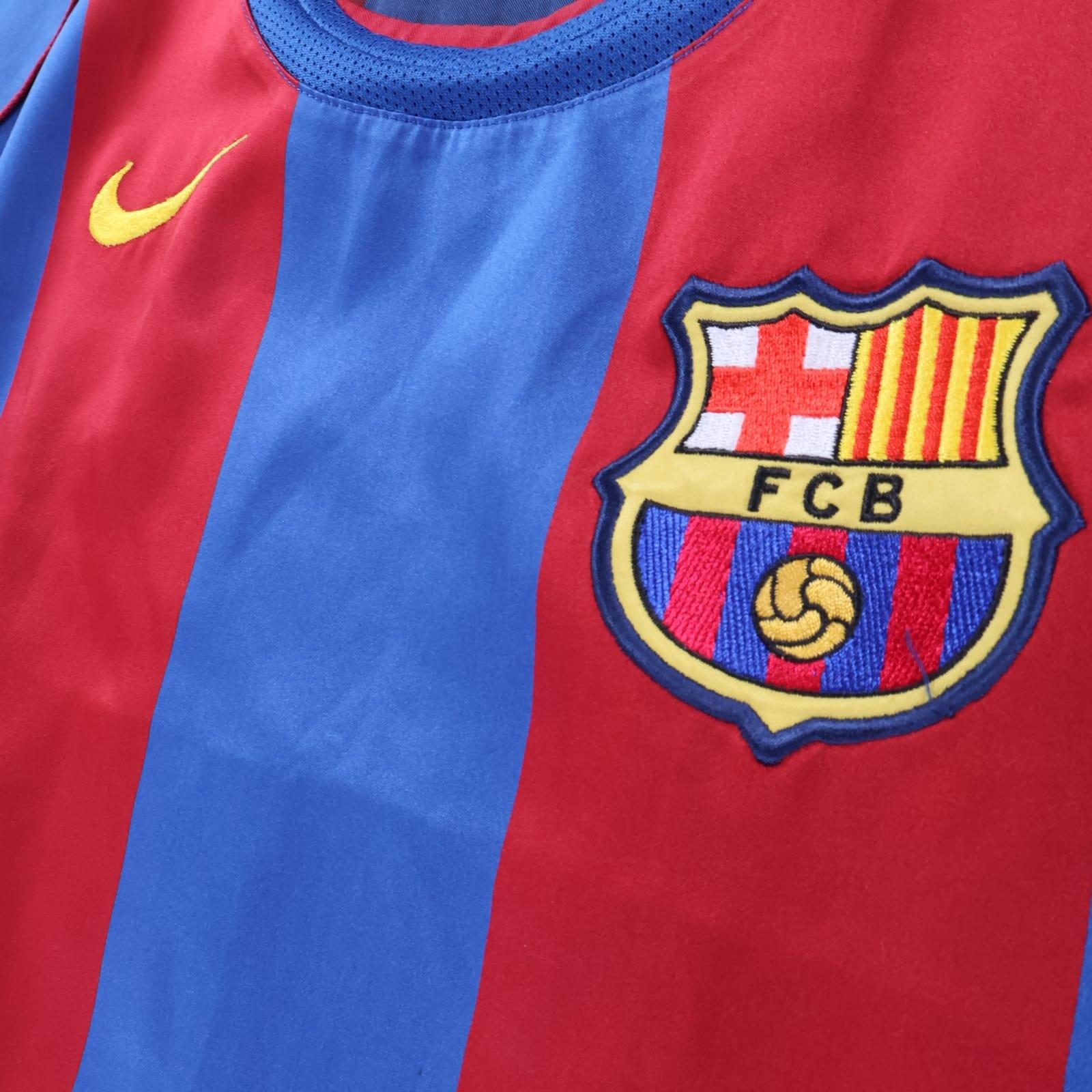 Barcelona Ronaldinho #10 2004/05 Home Shirt - M