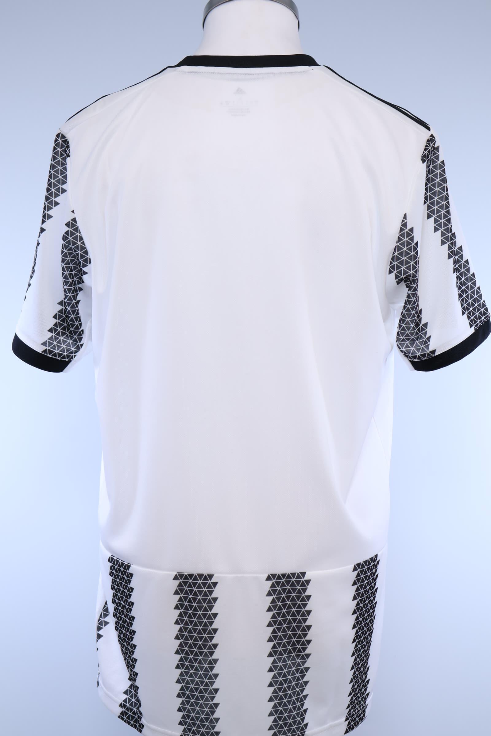 Juventus 2022/23 Home Shirt - L Authenic Original Football Shirt