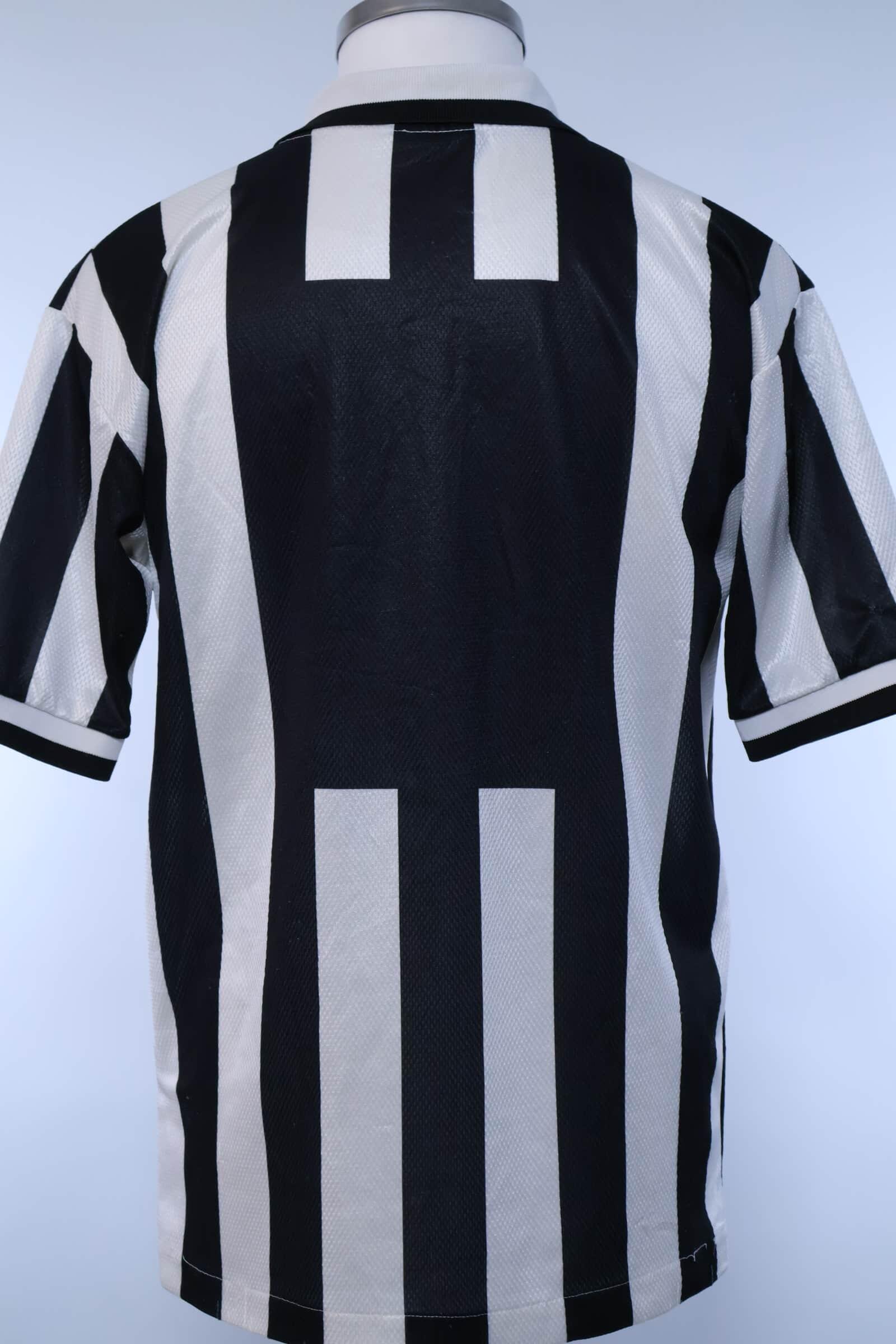 Juventus 1995/96 Home Shirt - XL Authenic Original Football Shirt