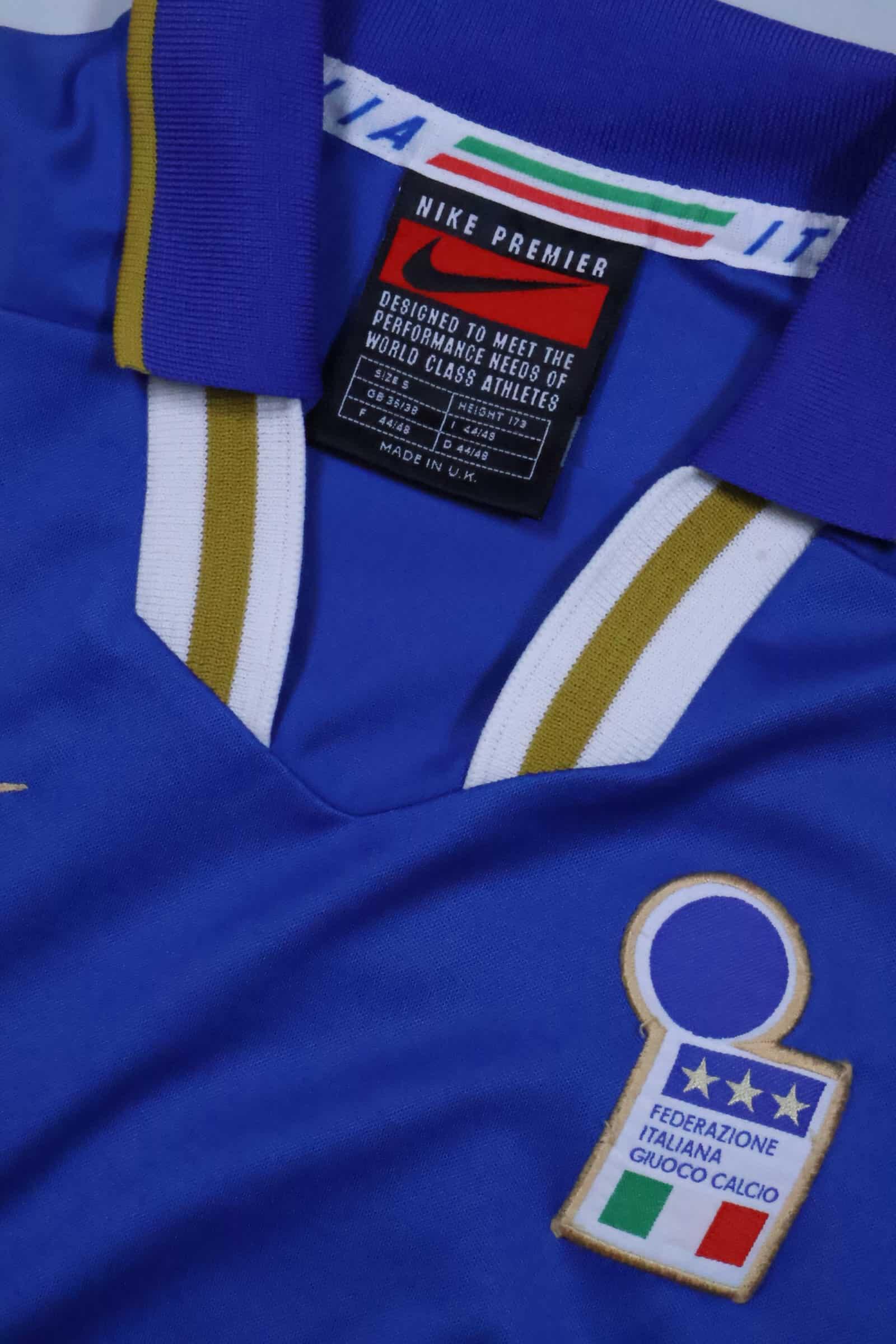 Italy 1996/97 Home Shirt - S Authenic Original Football Shirt