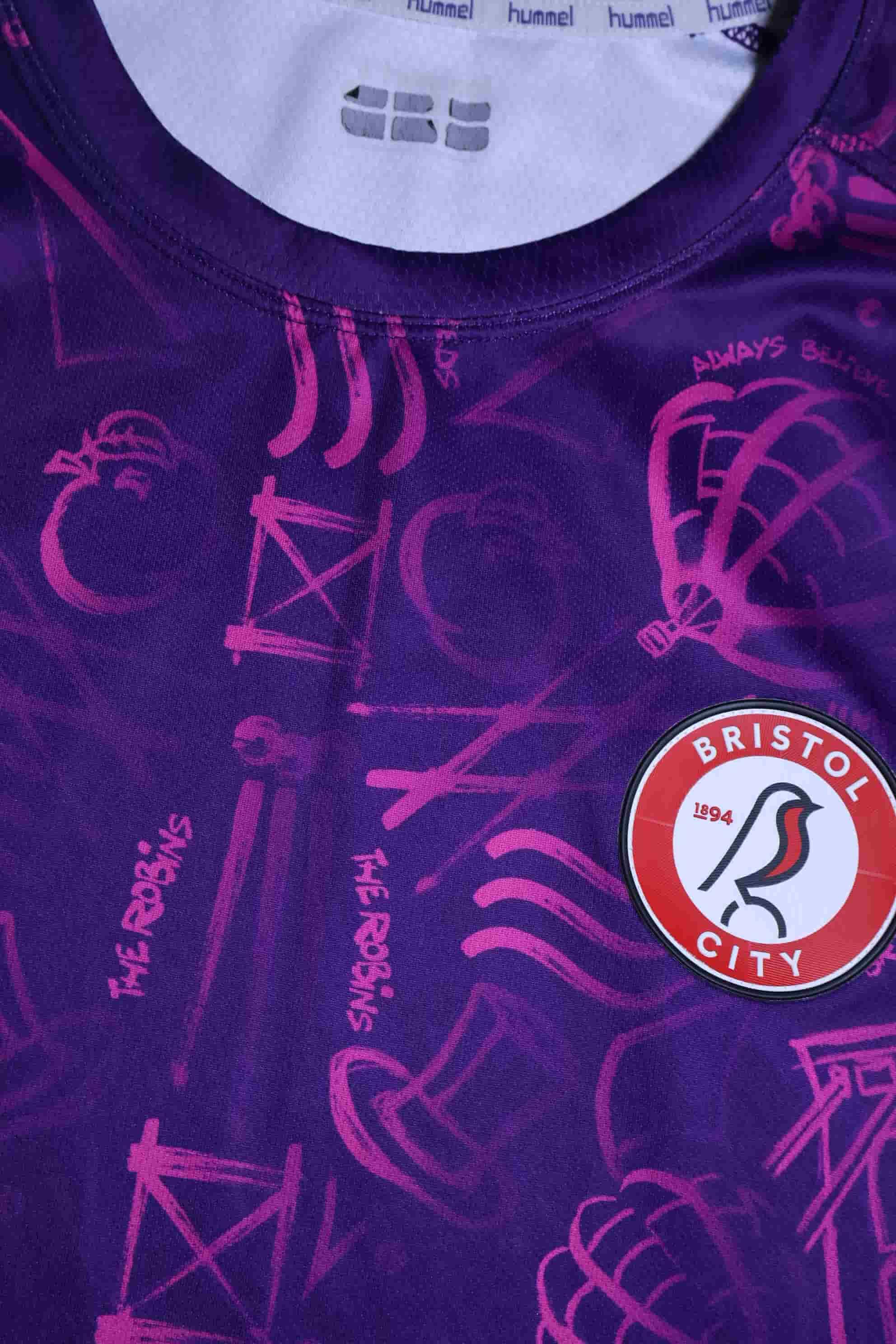 Bristol City F.C 2022/23 Training Shirt - XL- TAGS