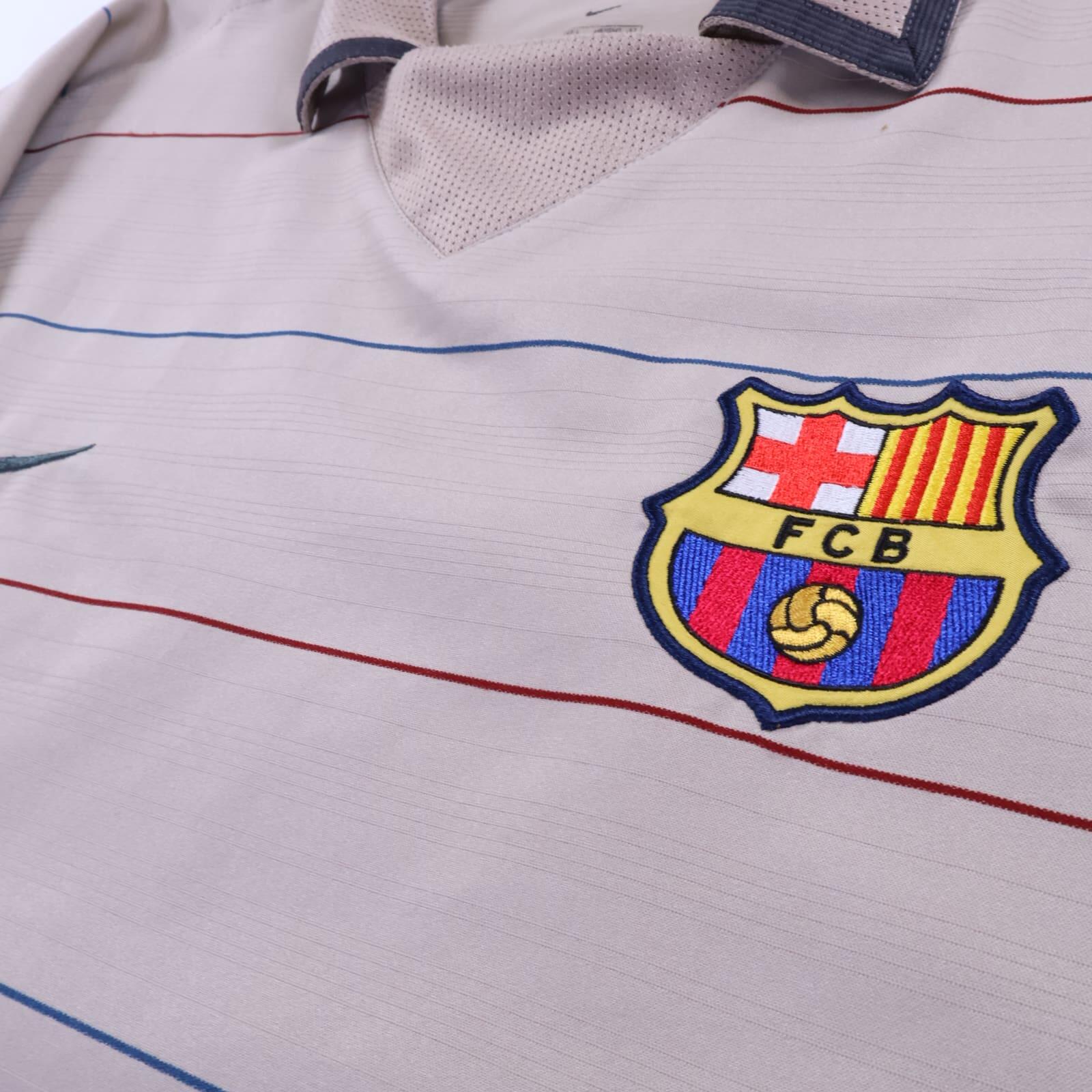 Barcelona Ronaldinho #10 2003/04 Away Shirt - L