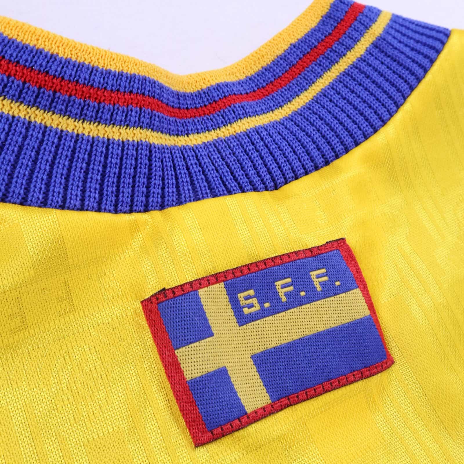 Sweden 1996/98 Home Shirt - XL