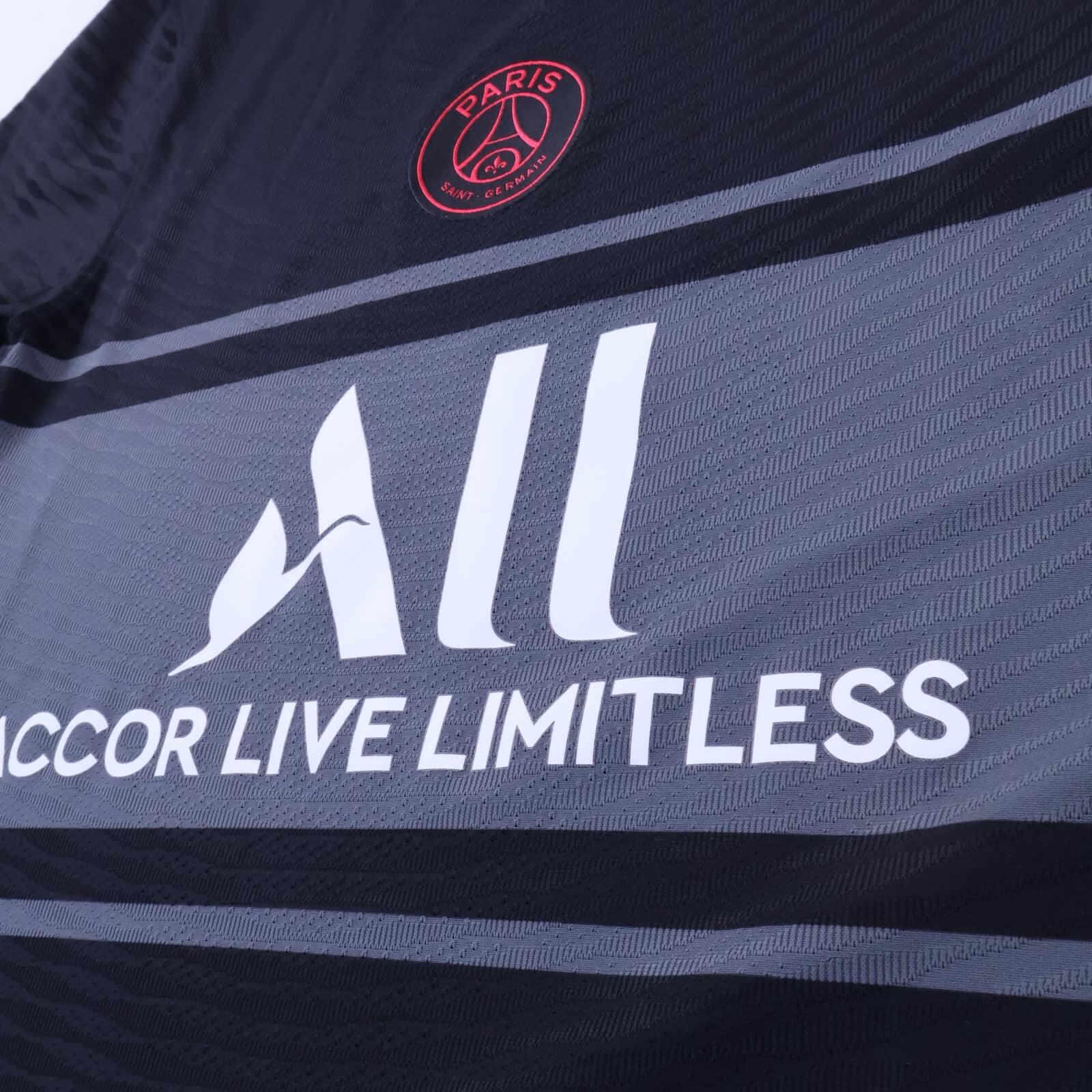 Bayern Munich 2021/22 Away Shirt - XL