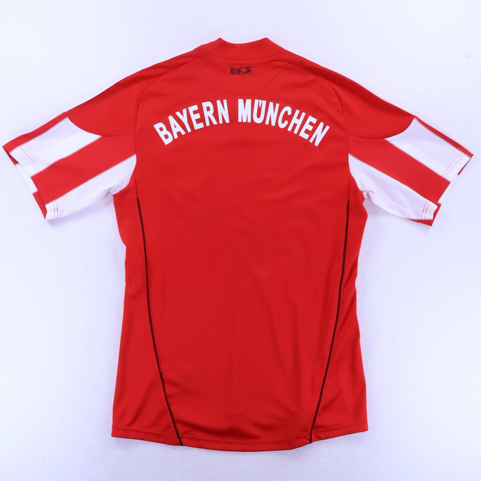 *NWT* Bayern Munich 2010/11 Home Shirt - S