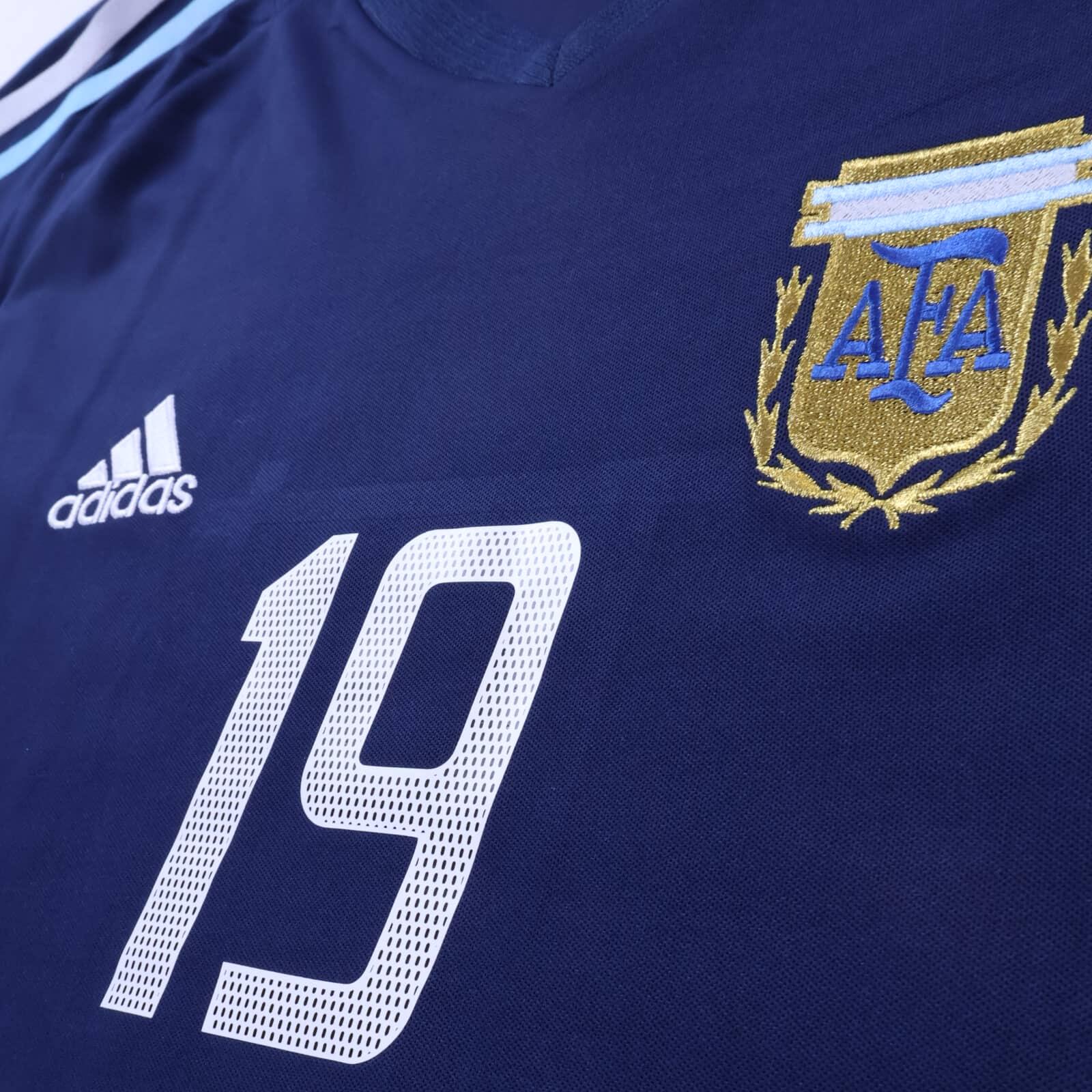 Argentina Crespo #19 2002/03 Away Shirt - M