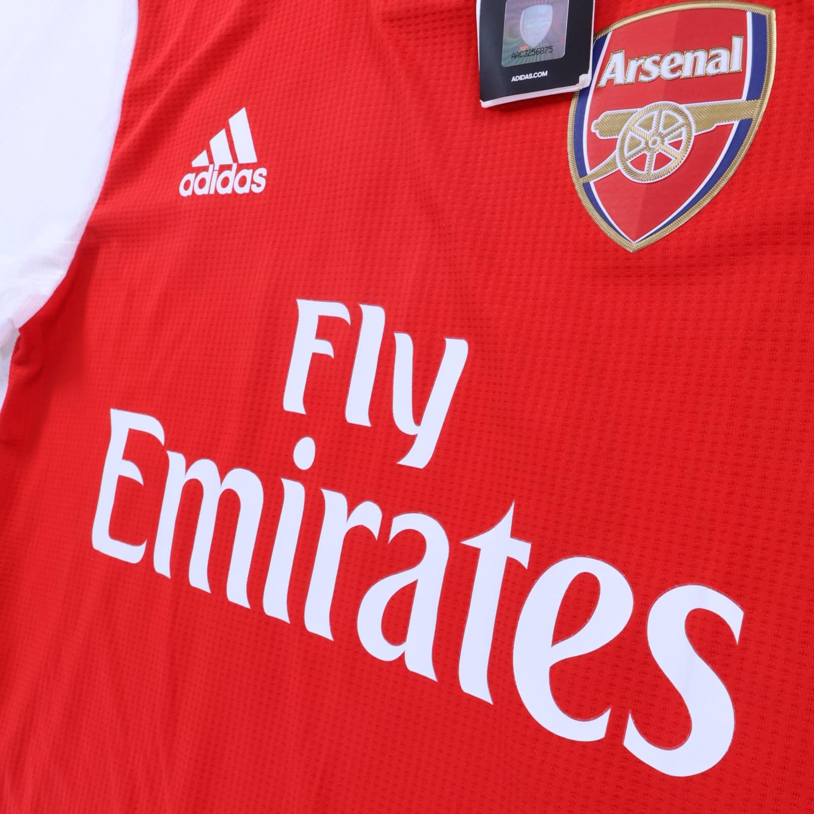 *NWT* Arsenal Saka #77 2019/20 Kit Room Home Shirt - S