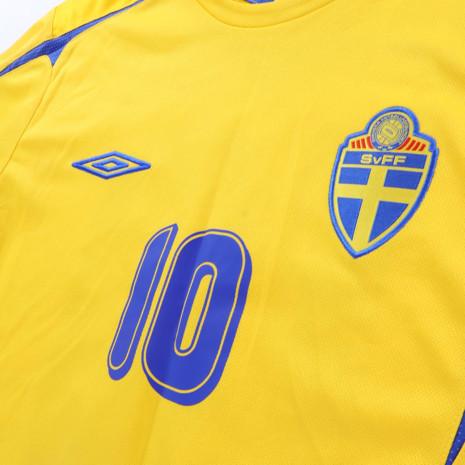 *MINT* Sweden 2005/06 Home Shirt - L