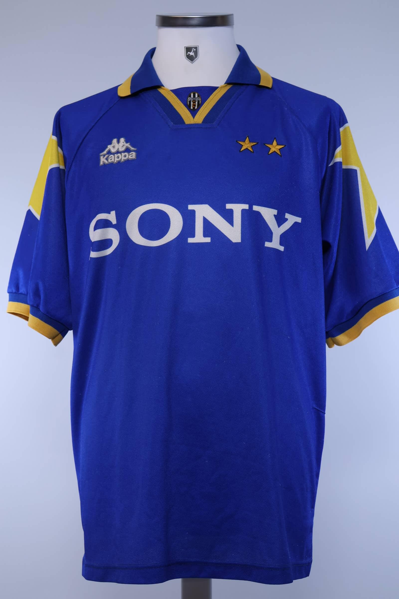 Juventus 1997/98 Away Shirt - XLAuthentic Original Football Shirt