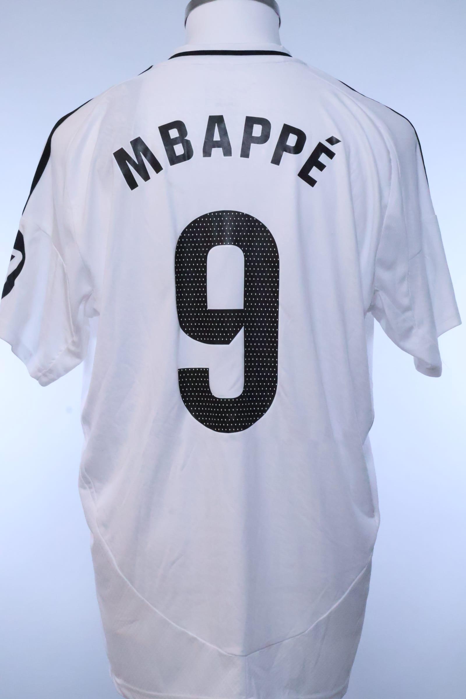 Real Madrid 2024/25 Mbappé #9 Home Shirt - L- FRONT
