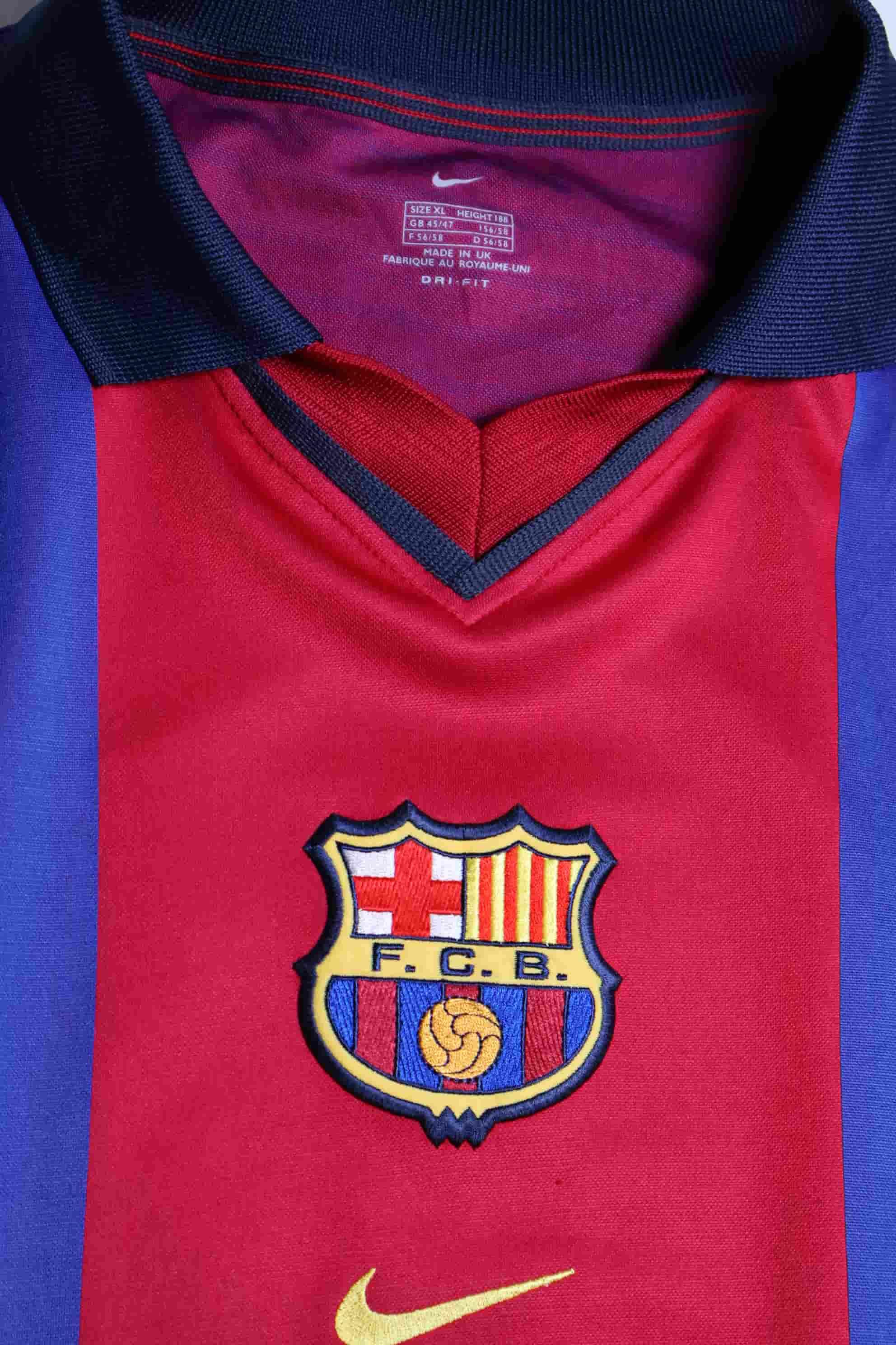 Barcelona 2000/02 Petit #17 Home Shirt - XL- TAGS