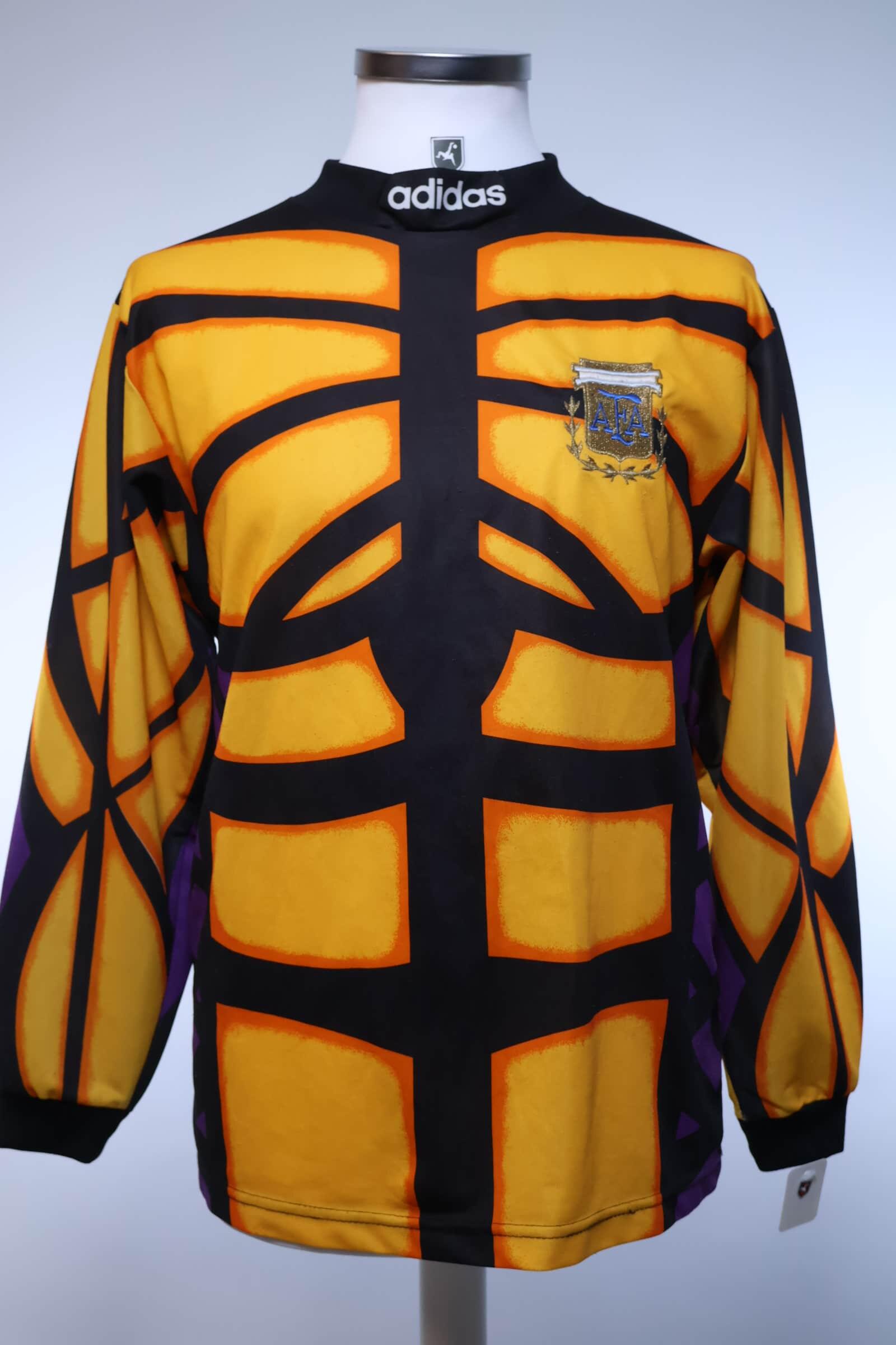 Argentina #1 1995/97 Goalkeeper Shirt - M- FRONT