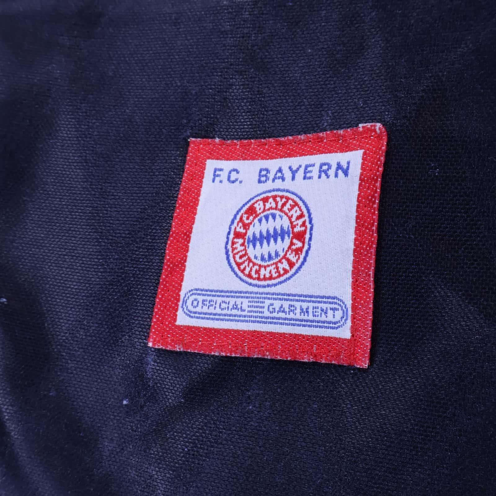 Bayern Munich 1997/99 Home Shirt - M