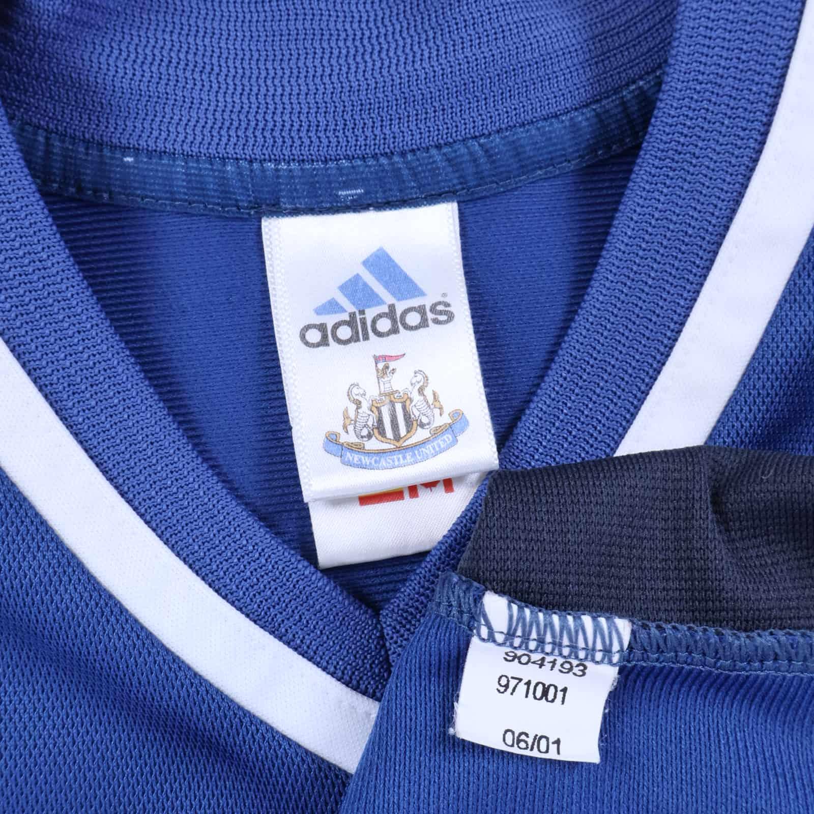 Newcastle United Robert #32 2001/02 Away Shirt - M