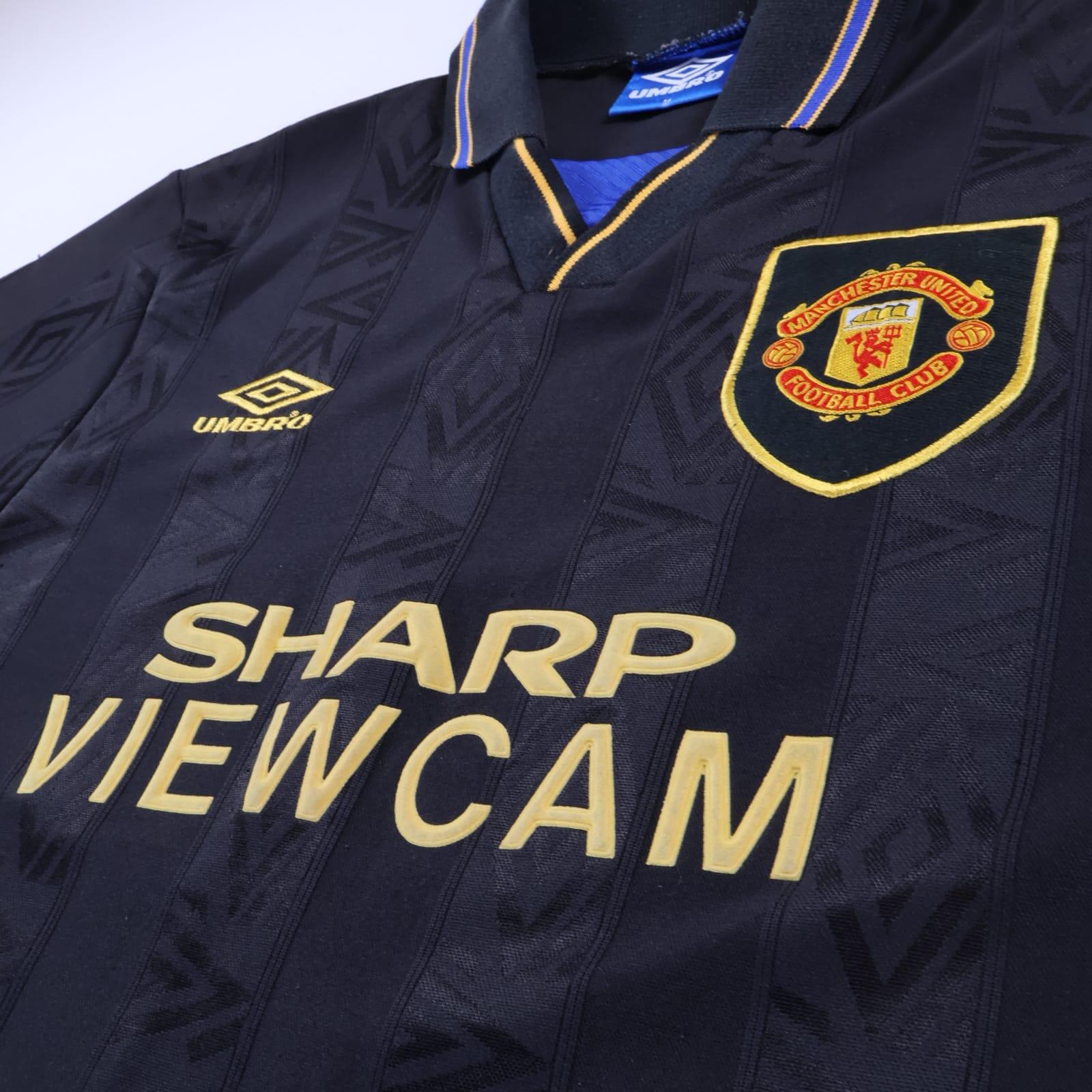 Manchester United Cantona #7 1993/95 Away Shirt - M