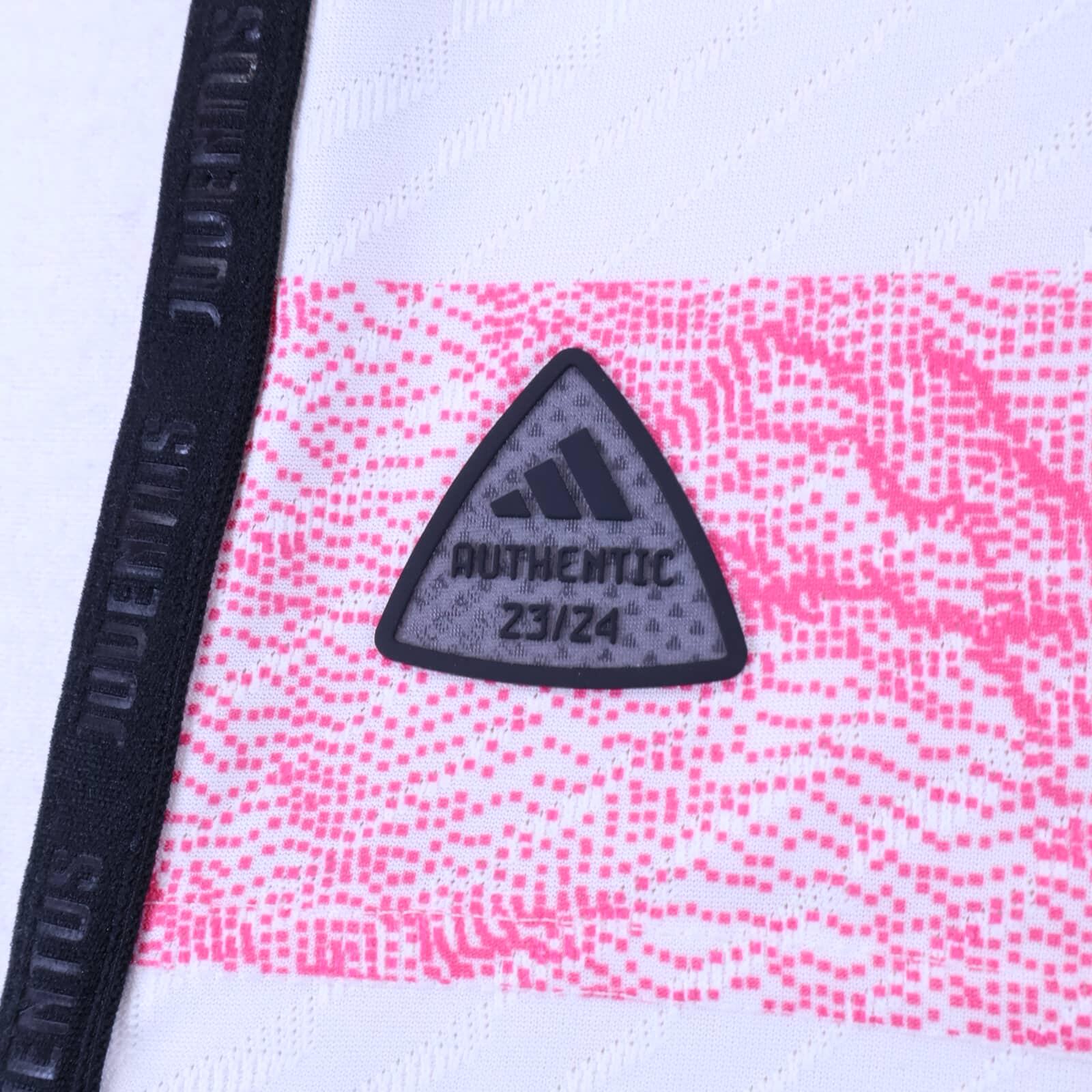 Juventus 2023/24 Away Shirt - L