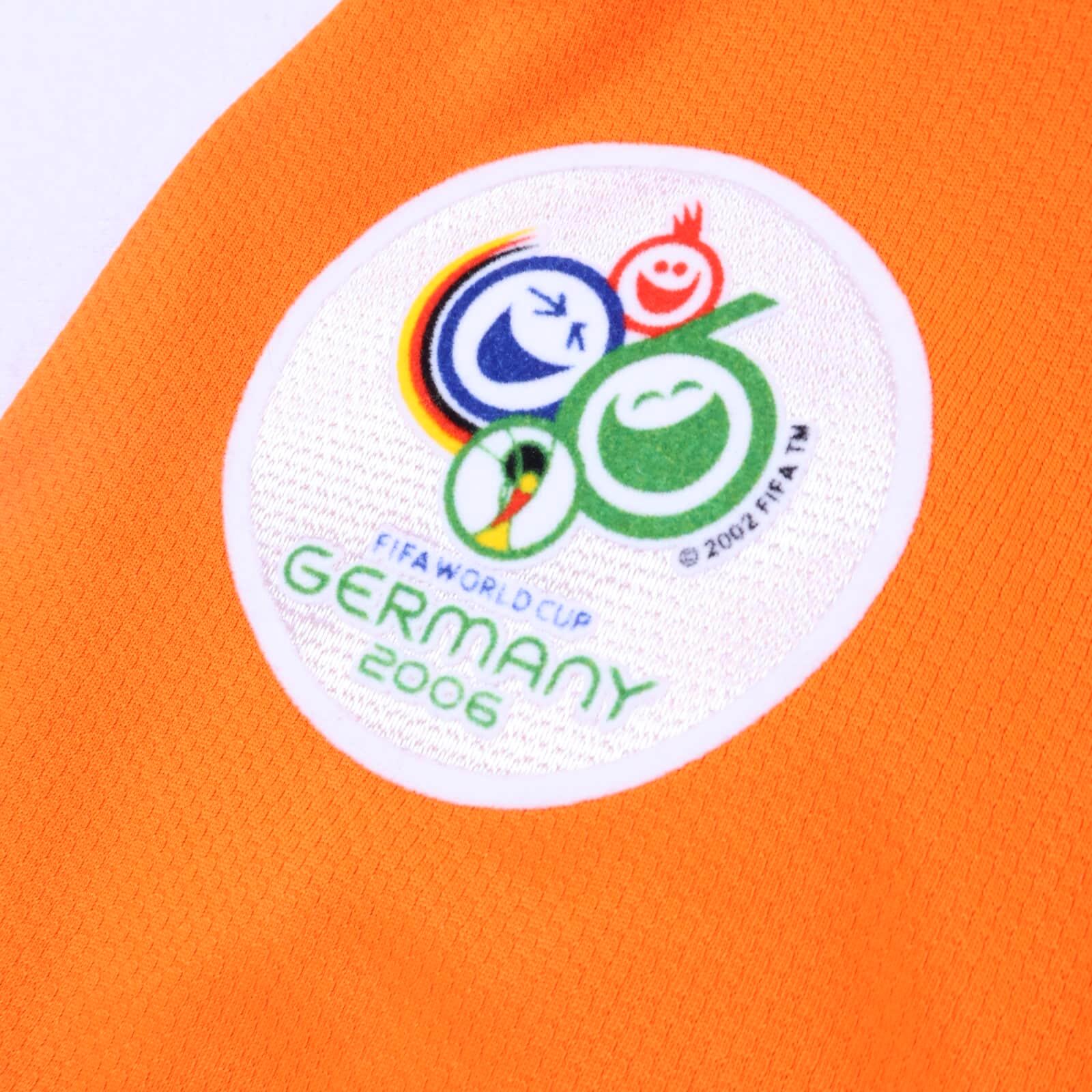 Netherlands V.Nistelrooy #9 2006/08 Home Shirt - L