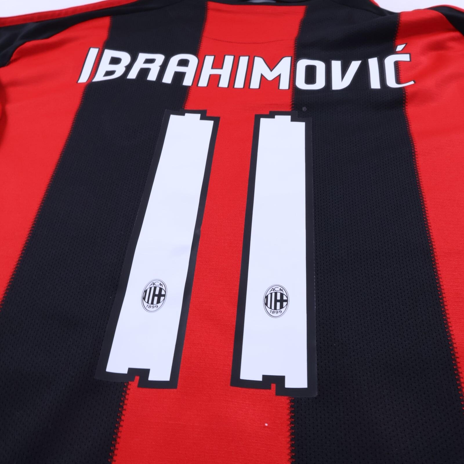 Ac Milan Ibrahimović #11 2010/11 Home Shirt - L