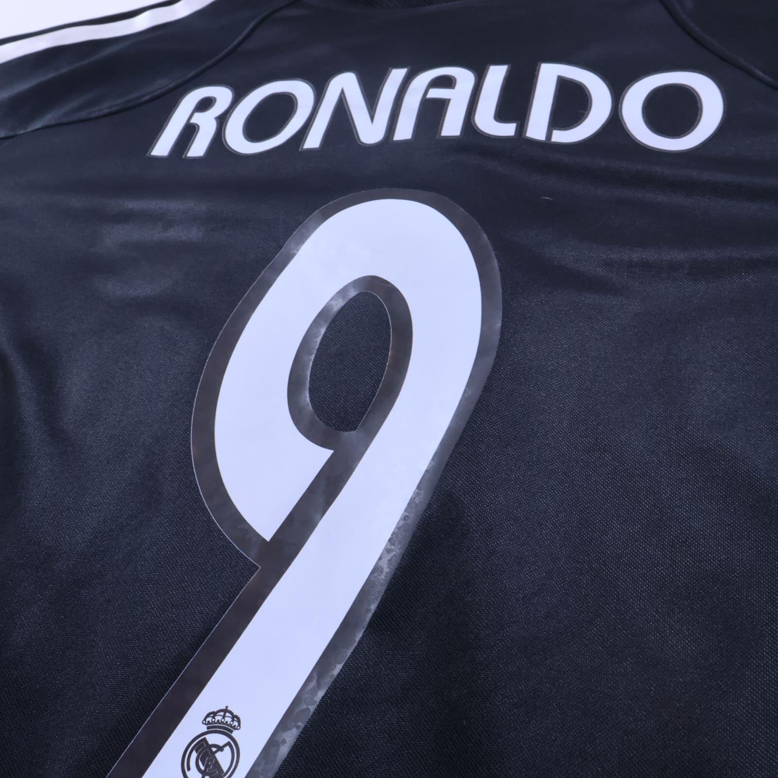 *NWT* Real Madrid Ronaldo #9 2004/05 Away Shirt - L