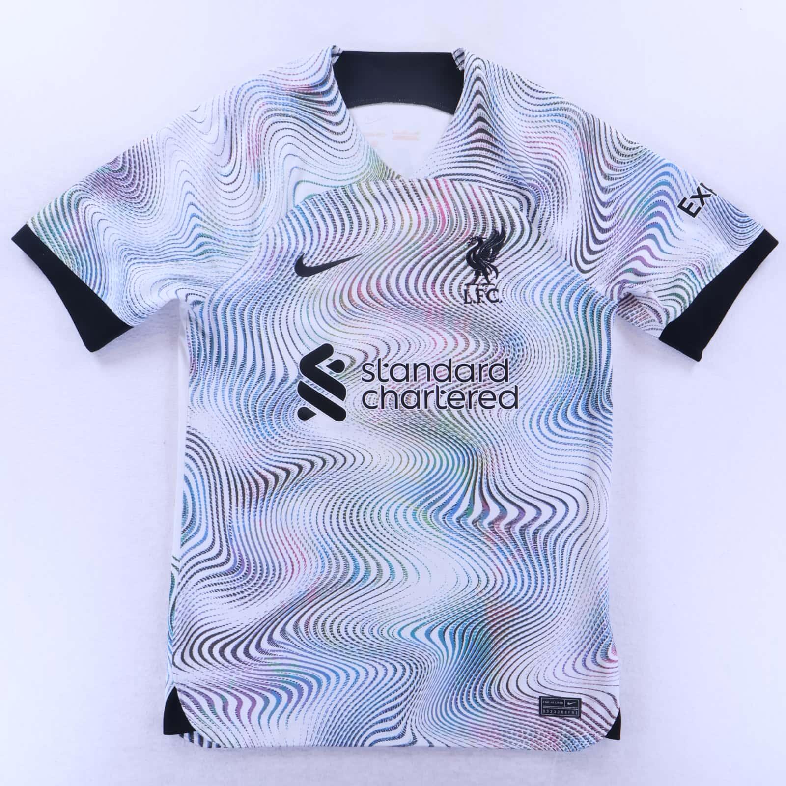 Liverpool F.C M. Salah #11 2022/23 Away Shirt - S