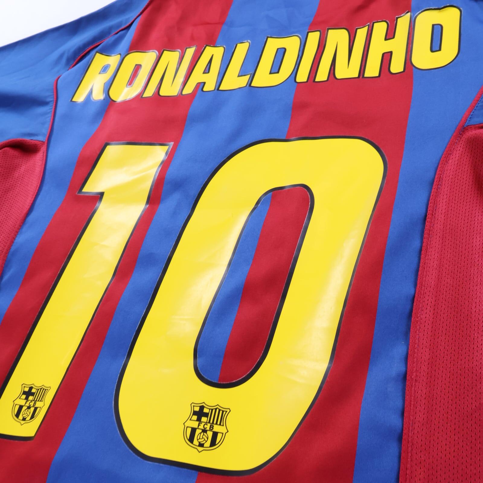 Barcelona Ronaldinho #10 2004/05 Home Shirt - M