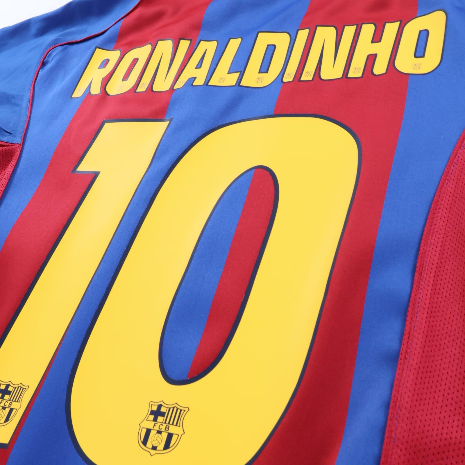 Barcelona Ronaldinho #10 2004/05 Home Shirt - M
